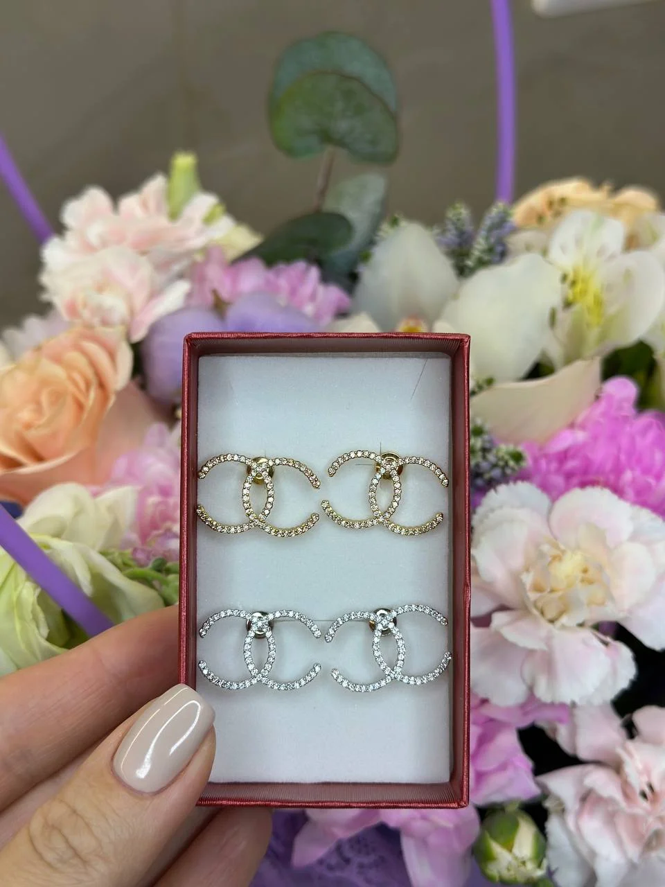 Серьги в стиле Chanel в подарочной упаковке новые - миниатюра 2