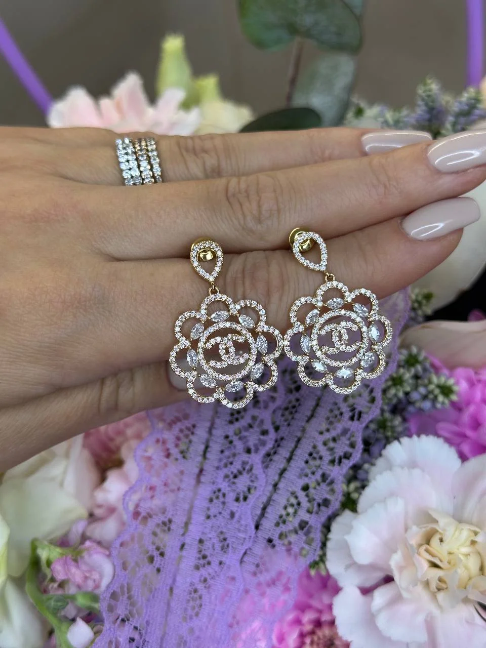 Серьги в стиле Chanel в подарочной упаковке новые - миниатюра 5