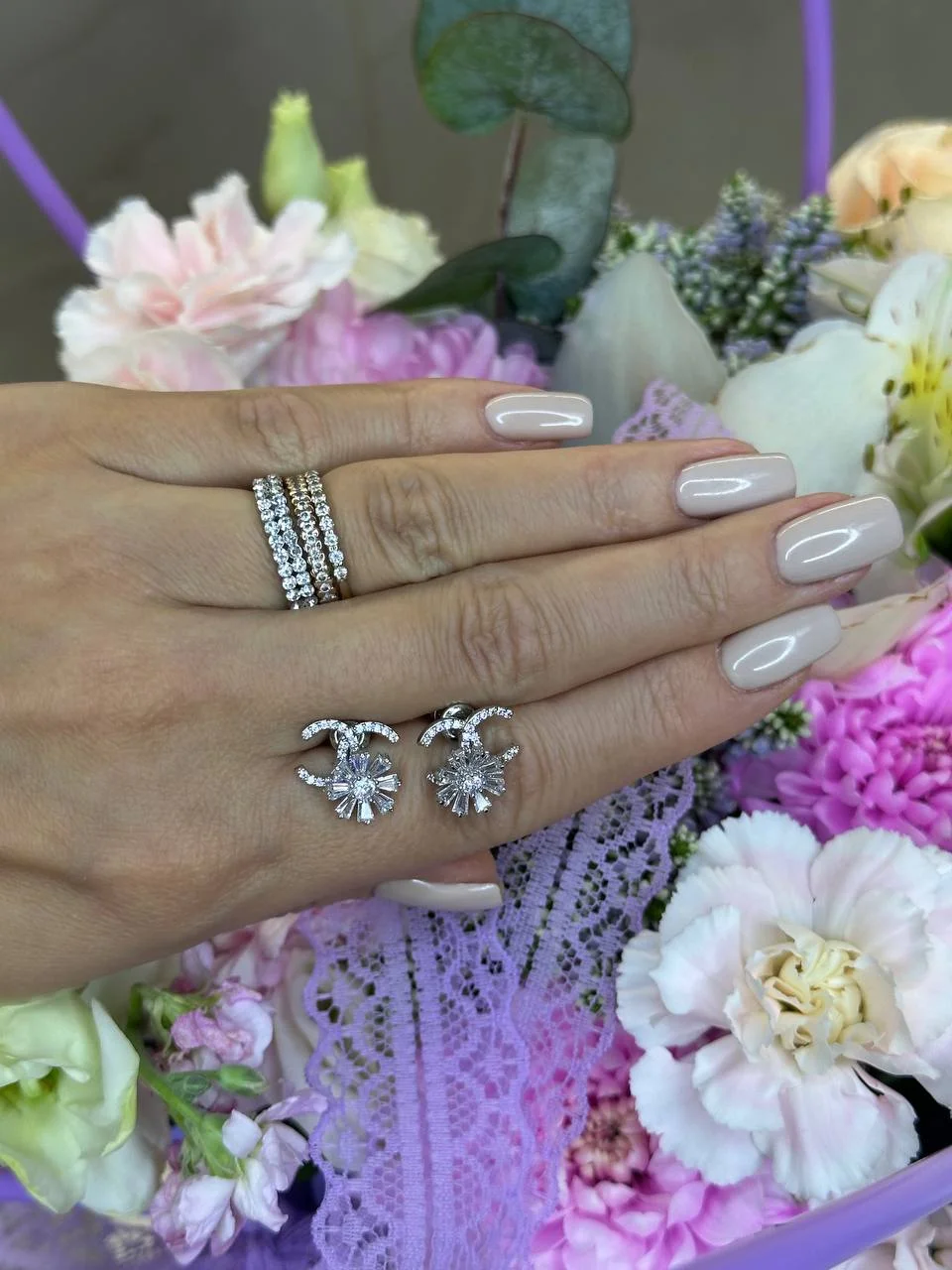 Серьги в стиле Chanel в подарочной упаковке новые - миниатюра 7