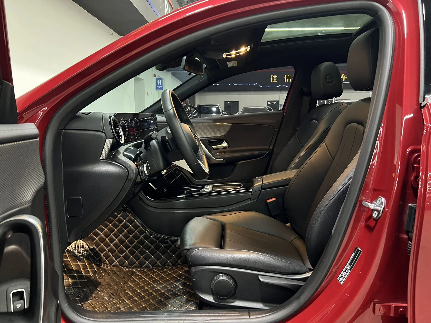 Mercedes Benz a-class - миниатюра 9