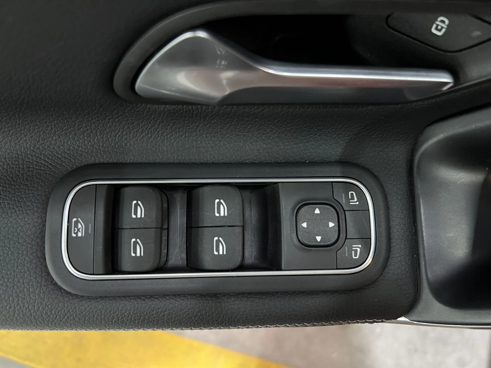 Mercedes Benz a-class - миниатюра 10