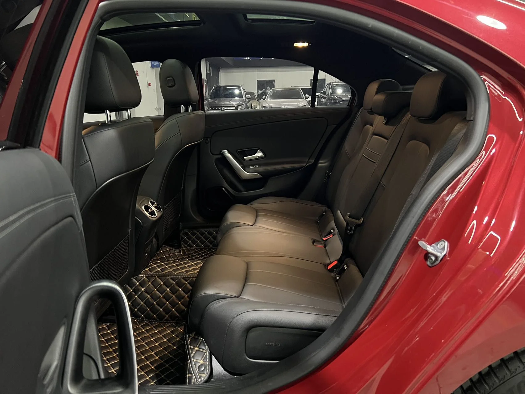 Mercedes Benz a-class - миниатюра 11