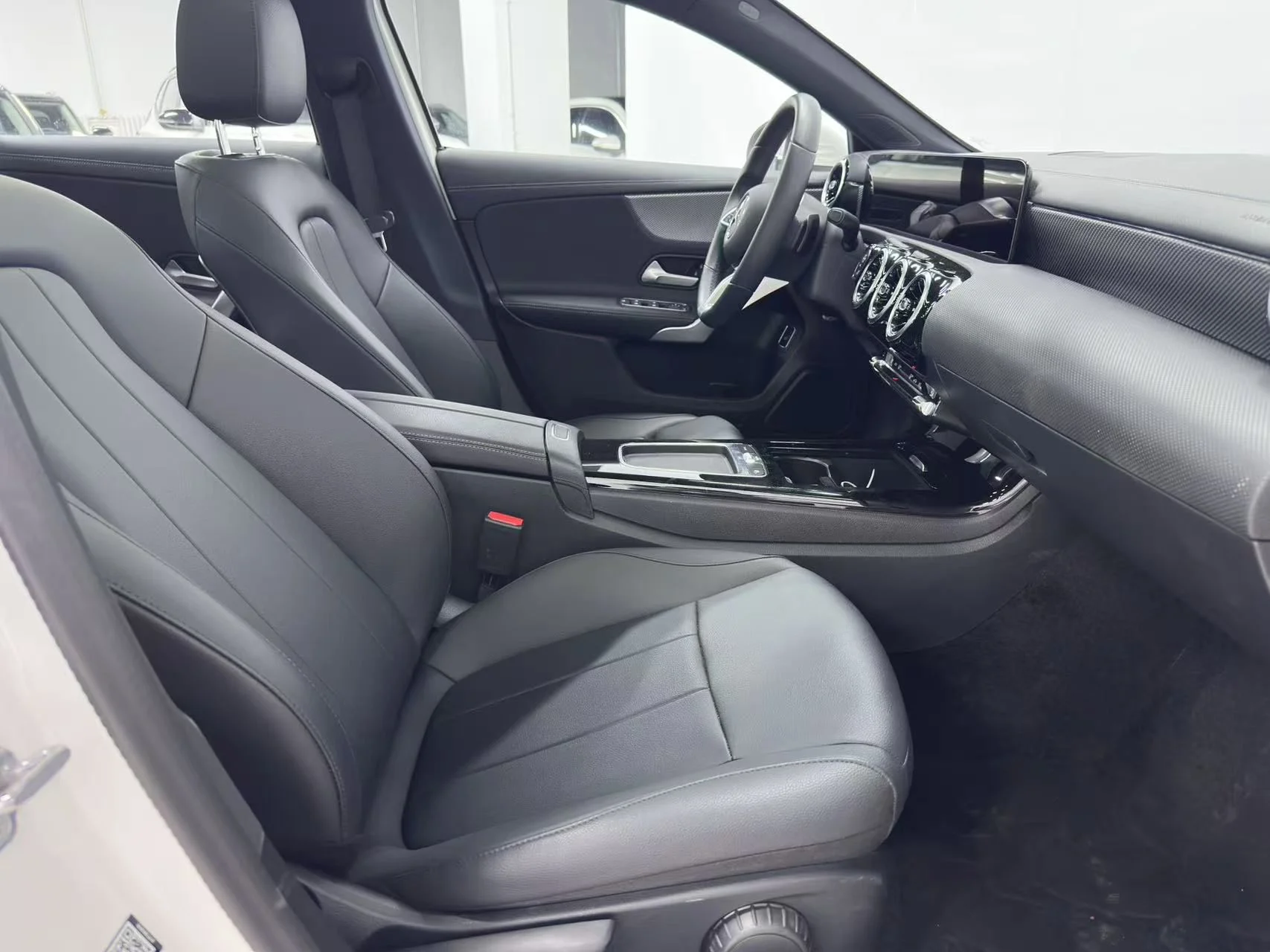 Mercedes Benz a-class - миниатюра 13