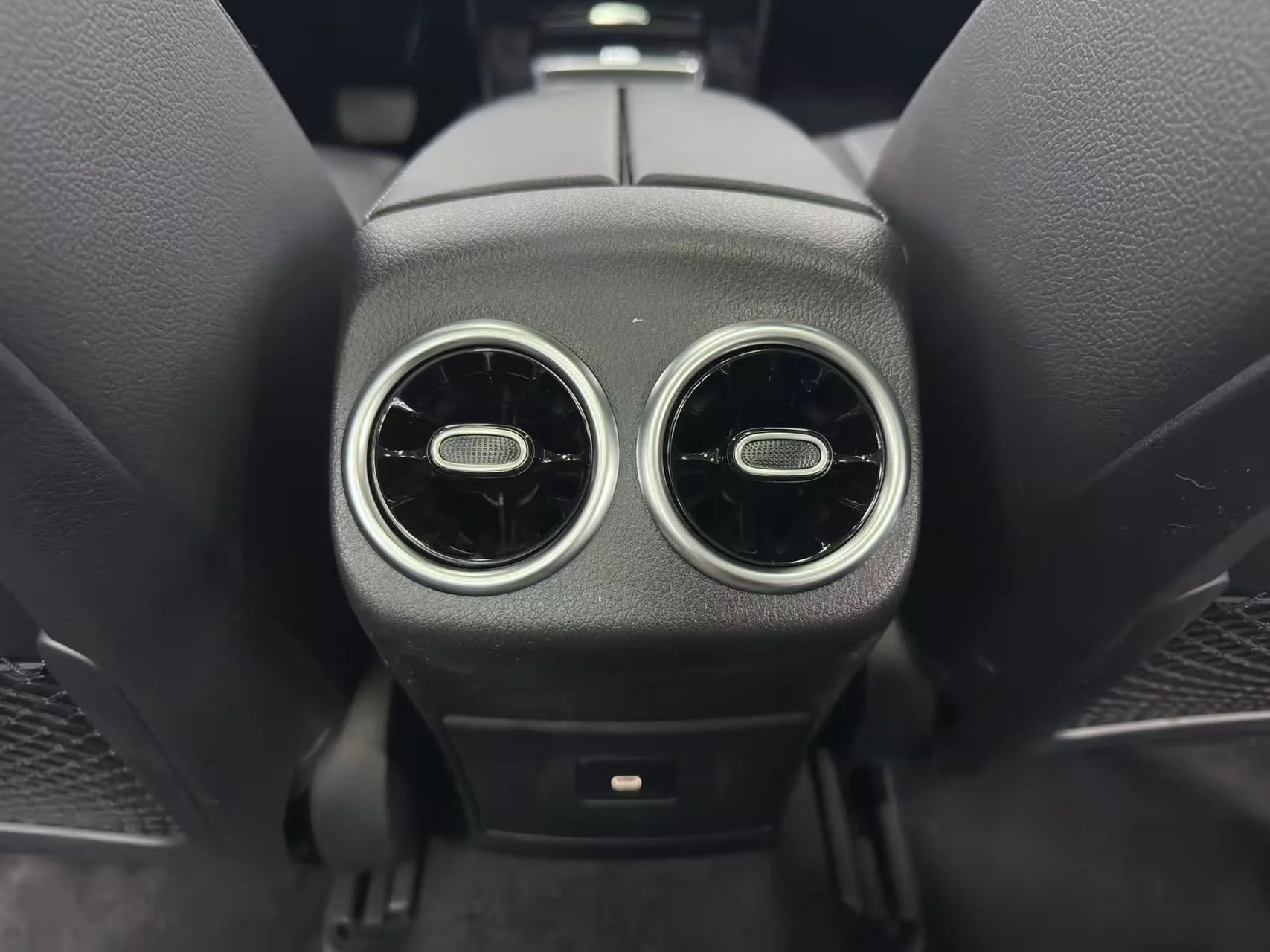 Mercedes Benz a-class - миниатюра 23