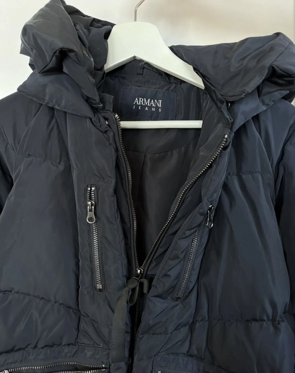 Продаю оригинальный пуховик зимний женский Armani - миниатюра 4