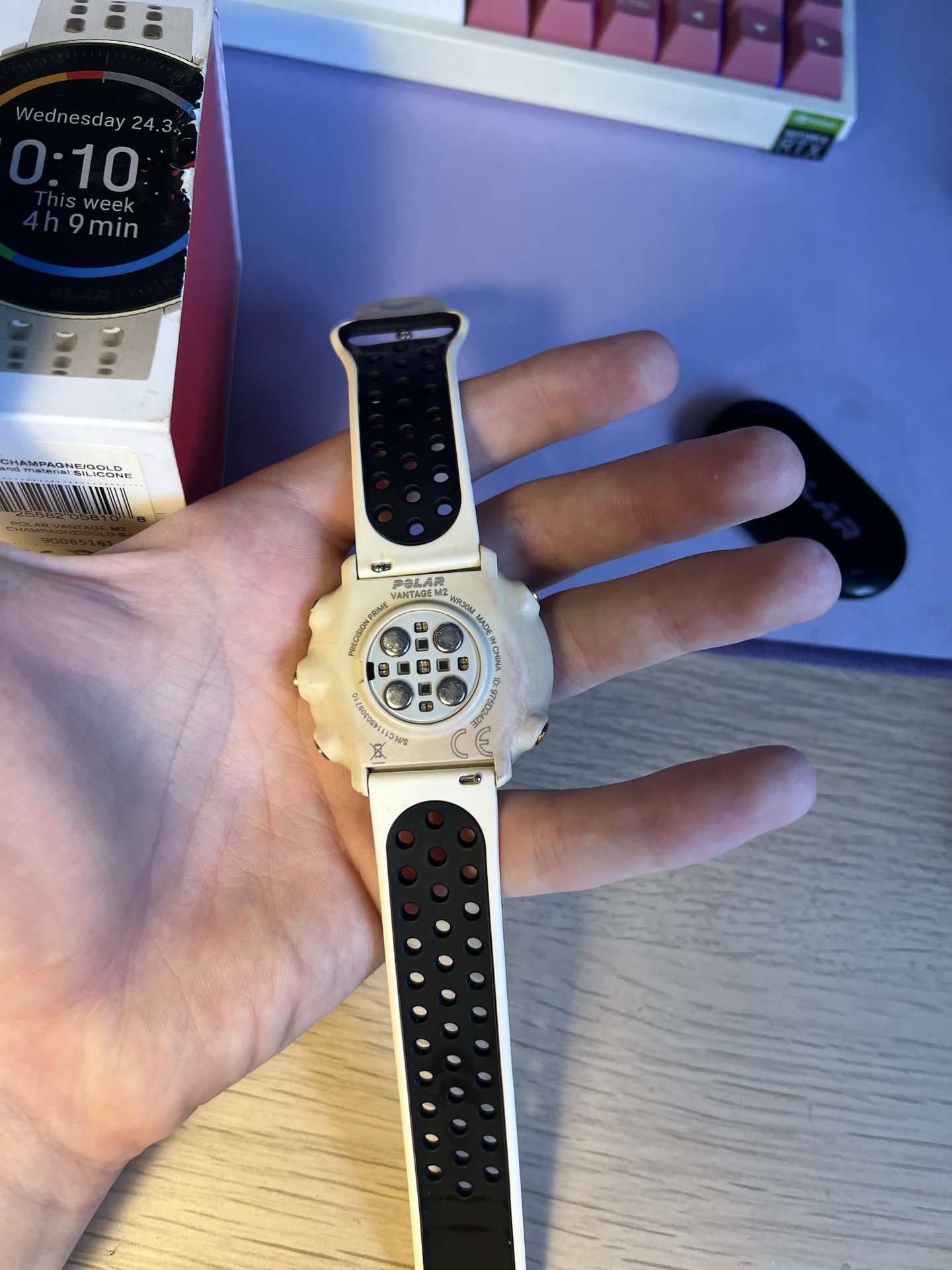 Polar Vantage M2, рабочие, глючит экран (влага) - миниатюра 3