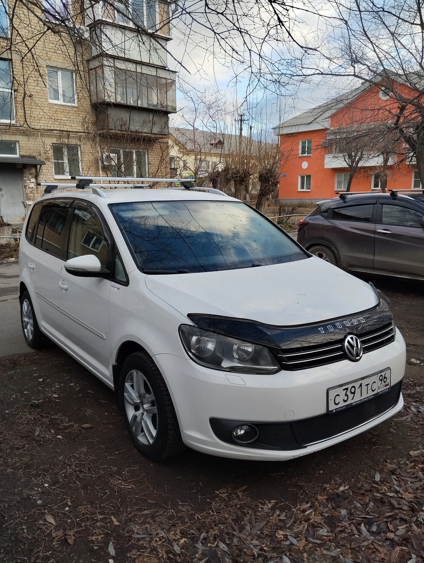 Volkswagen Touran - миниатюра 2