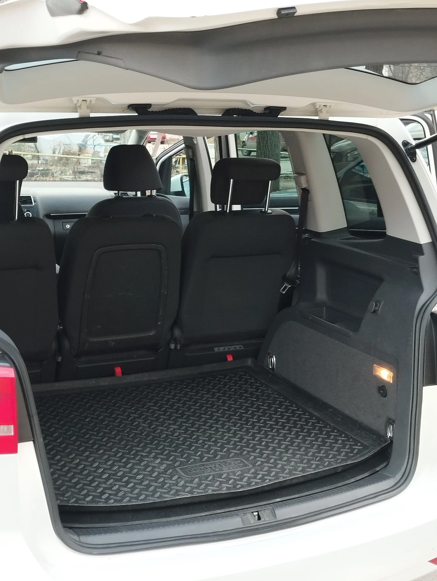 Volkswagen Touran - миниатюра 11
