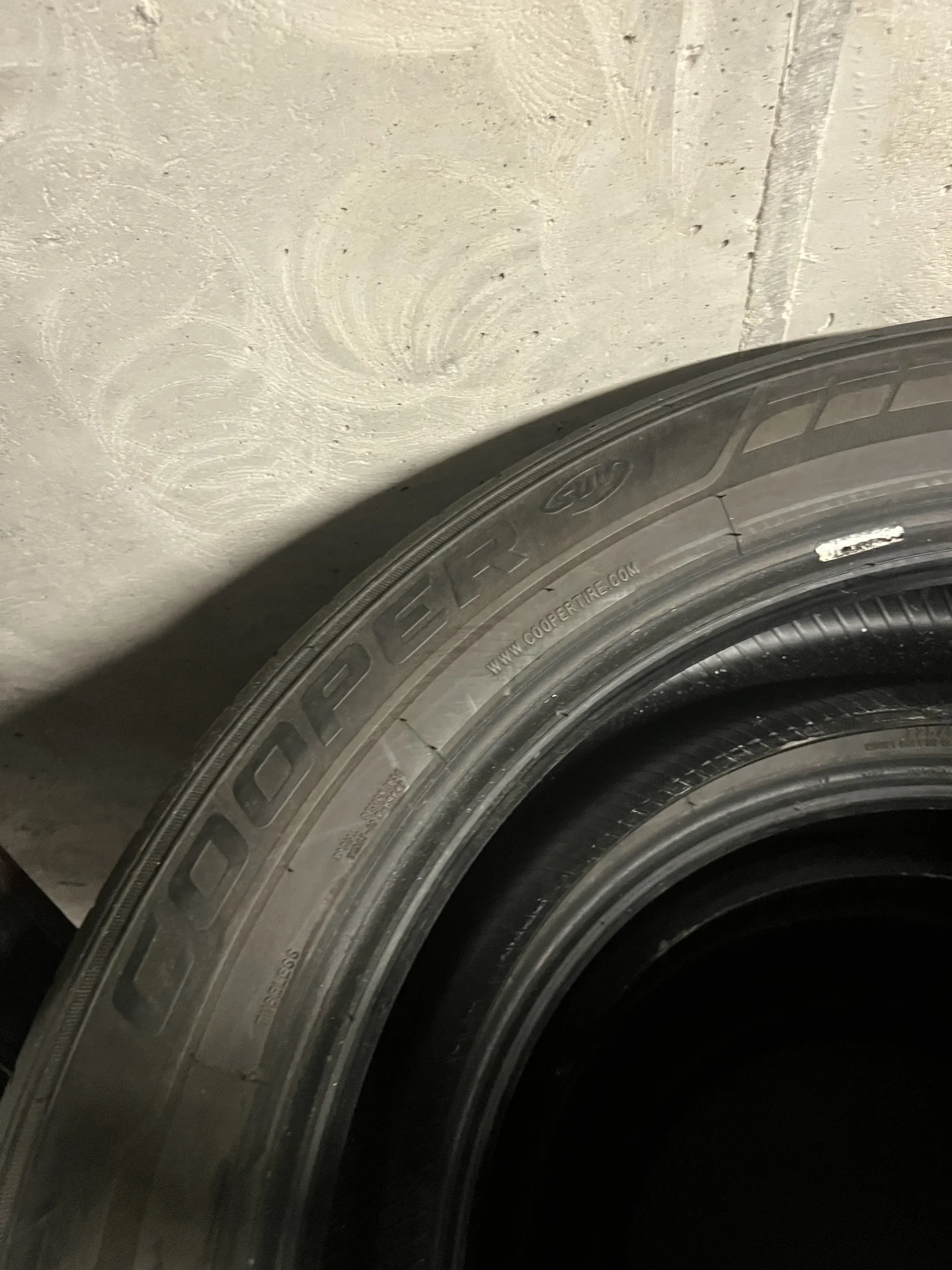 Продам шины покрышки колеса Cooper 225/55 R19 - изображение 1