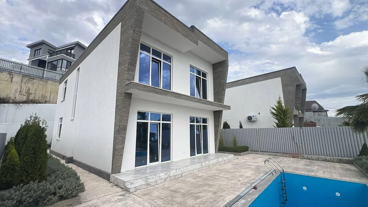 Дом в стиле Хайтек с видом на море и бассейном - миниатюра 16
