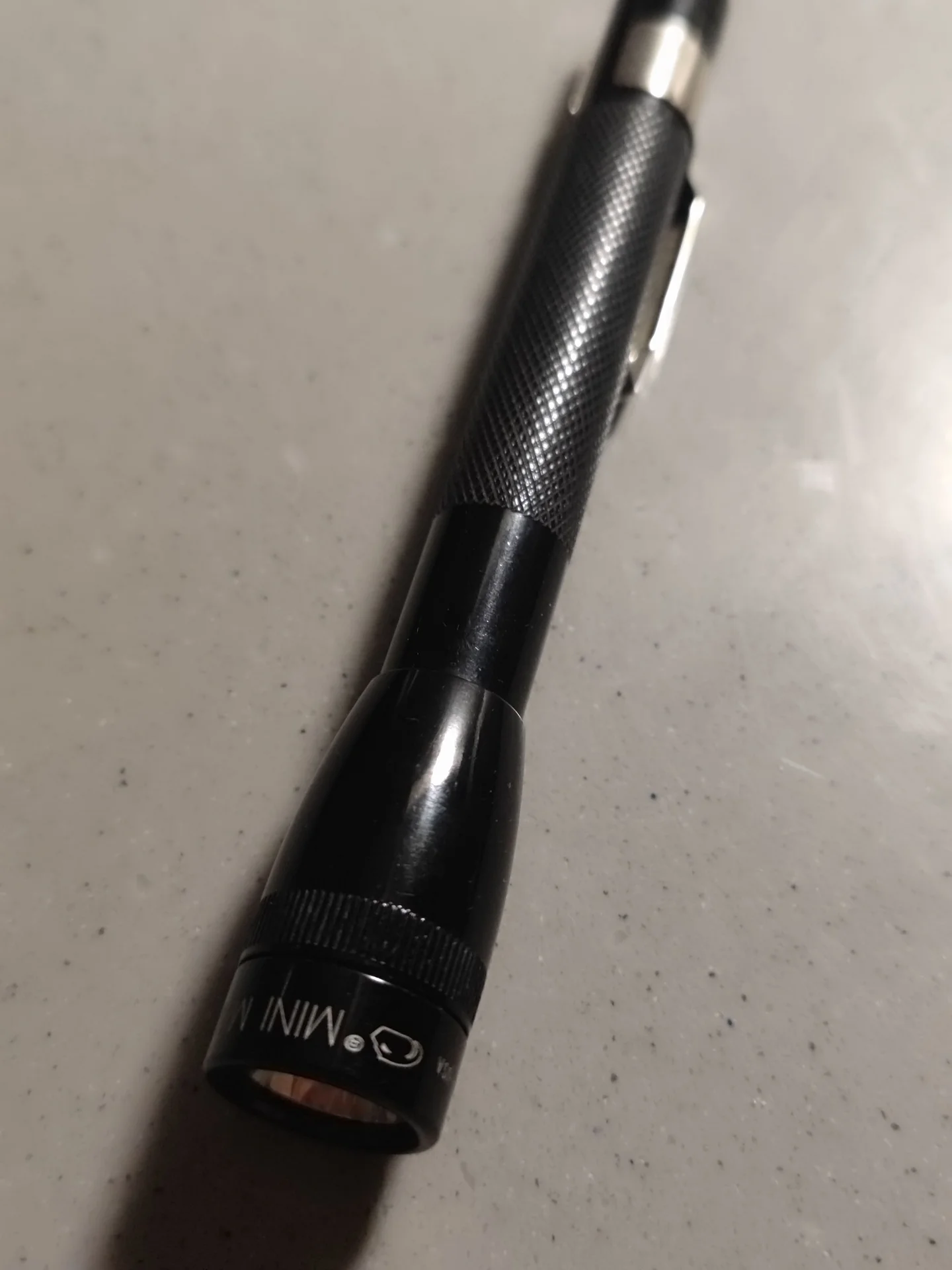Компактный фонарь Maglite mini
оригинал - изображение 1