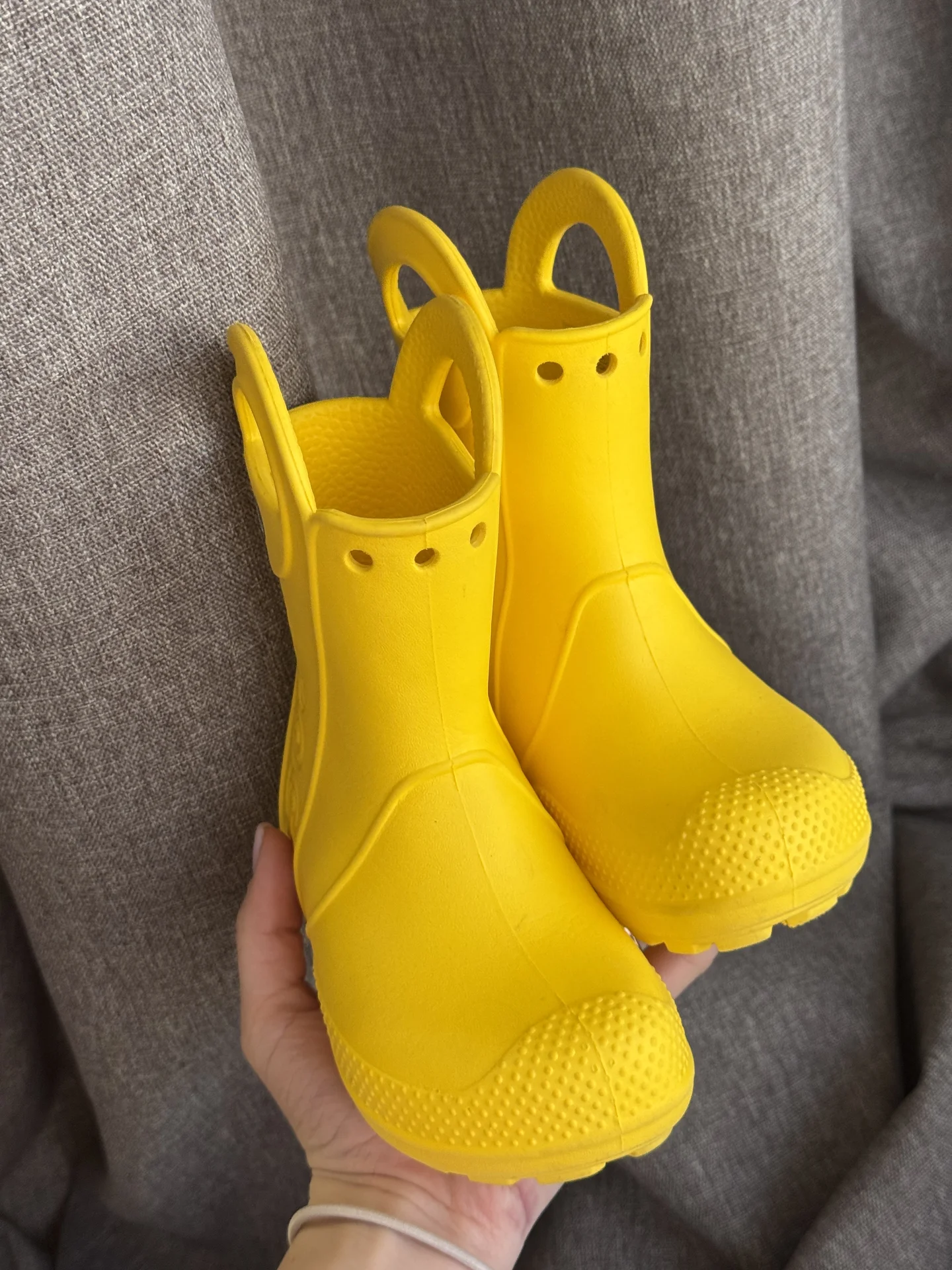 Резиновые сапоги crocs желтые - миниатюра 2