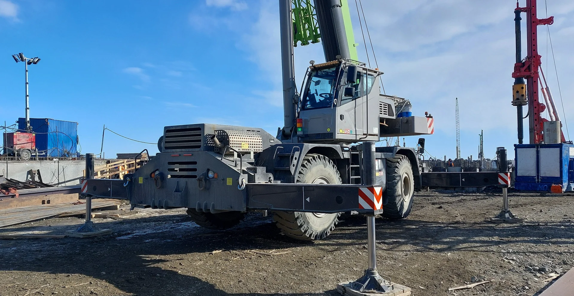 Аренда и услуги Кран самоходный Zoomlion ZRT600 - 60 т. - изображение 1