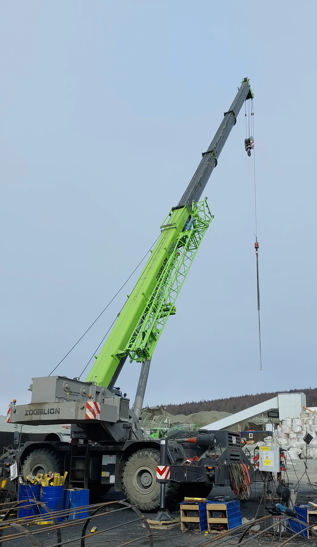 Аренда и услуги Кран самоходный Zoomlion ZRT600 - 60 т. - миниатюра 4