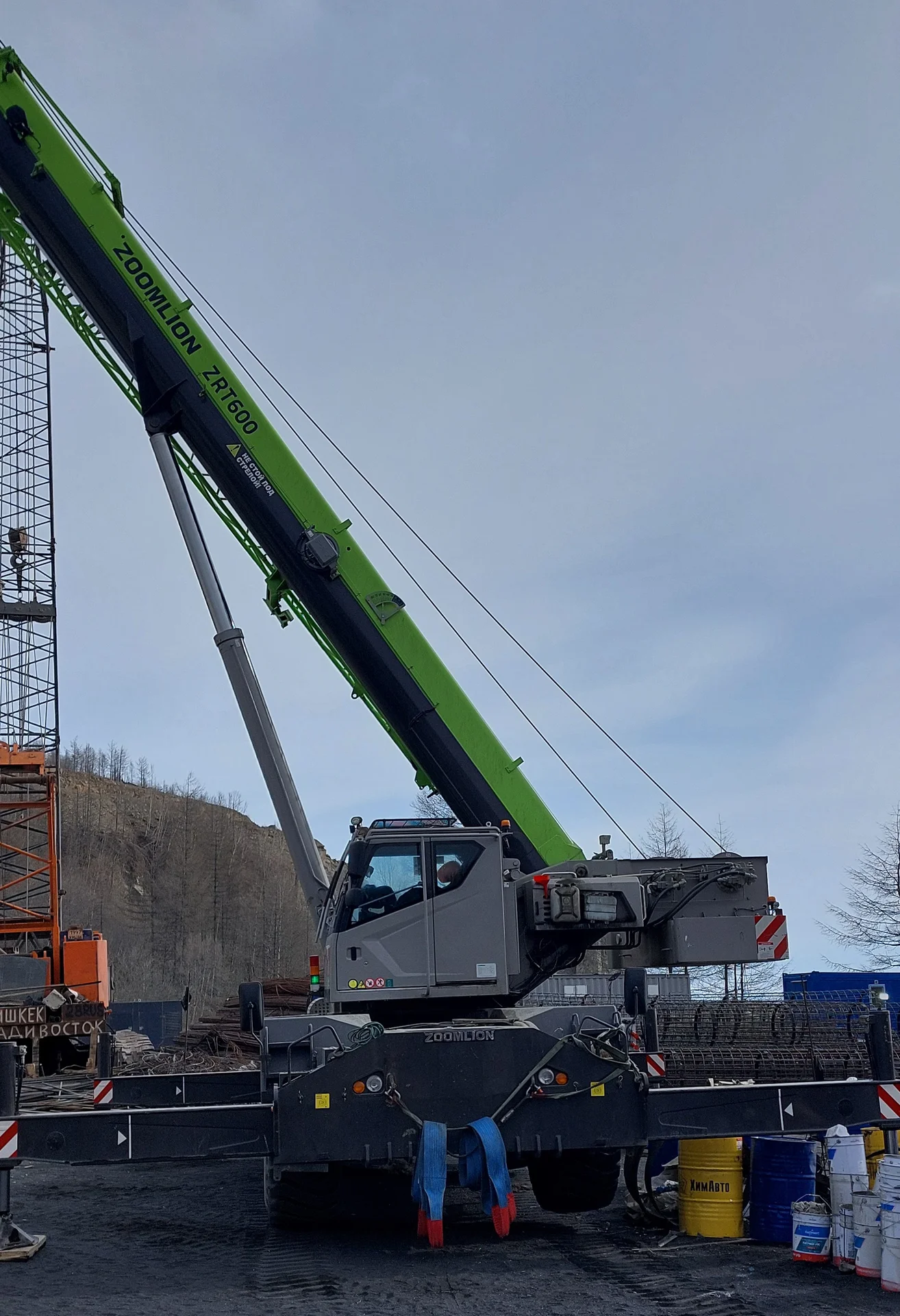 Аренда и услуги Кран самоходный Zoomlion ZRT600 - 60 т. - миниатюра 6