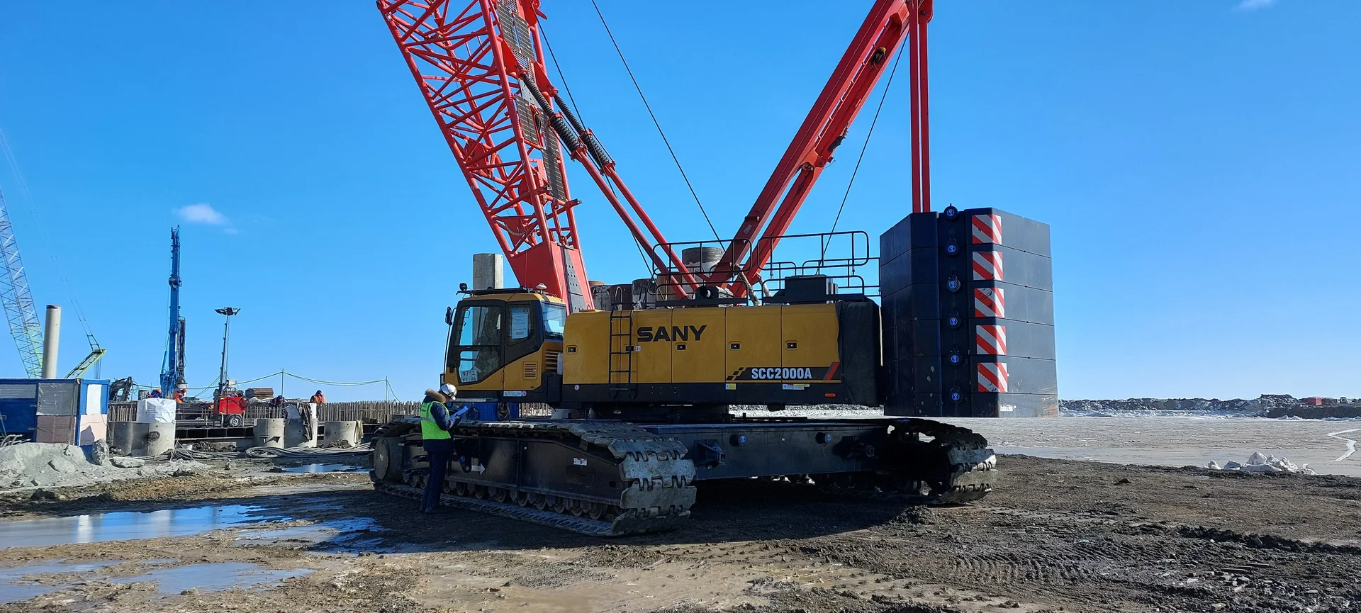 Аренда Кран гусеничный Sany SCC2000A - 200т. - миниатюра 3