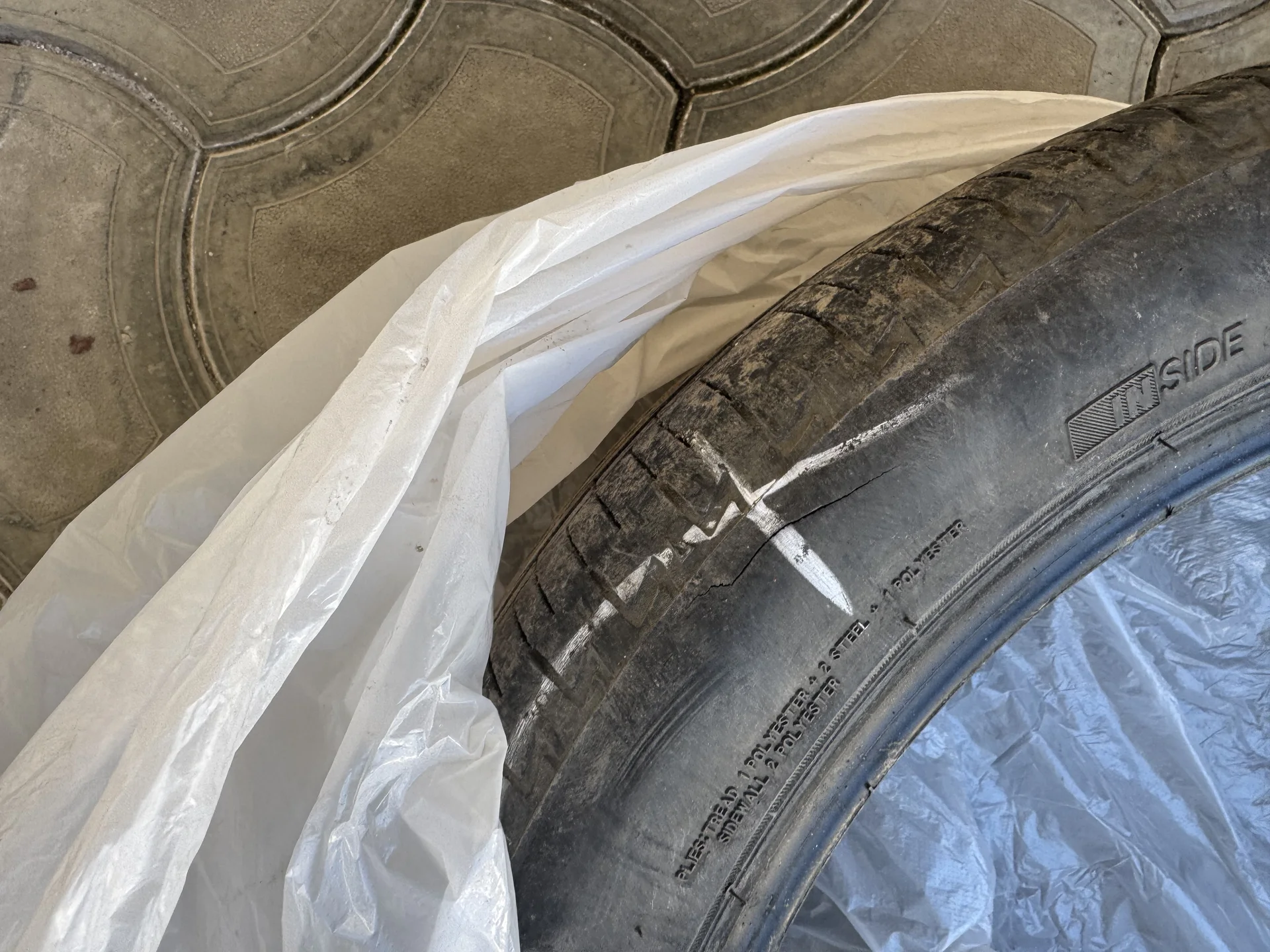 Bridgestone r18 215/45 летняя - миниатюра 3