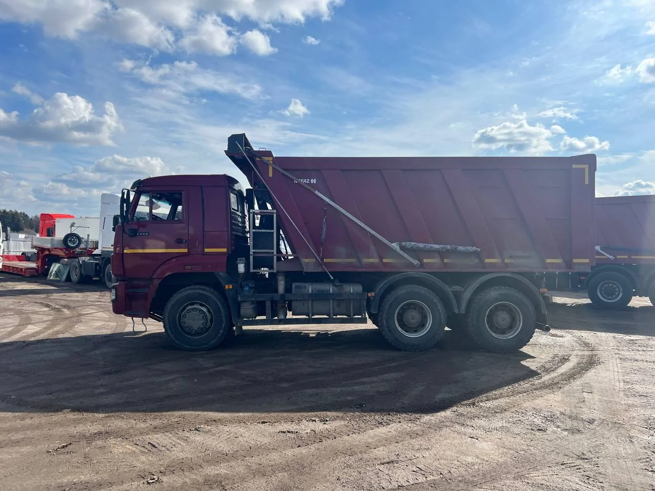 КАМАЗ 6520-7080-49 (В5) самосвал Евро 5 К4140 - миниатюра 2