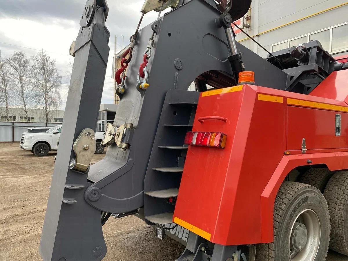 НОВЫЙ эвакуатор на шасси SITRAK C7H 6×4 - миниатюра 5