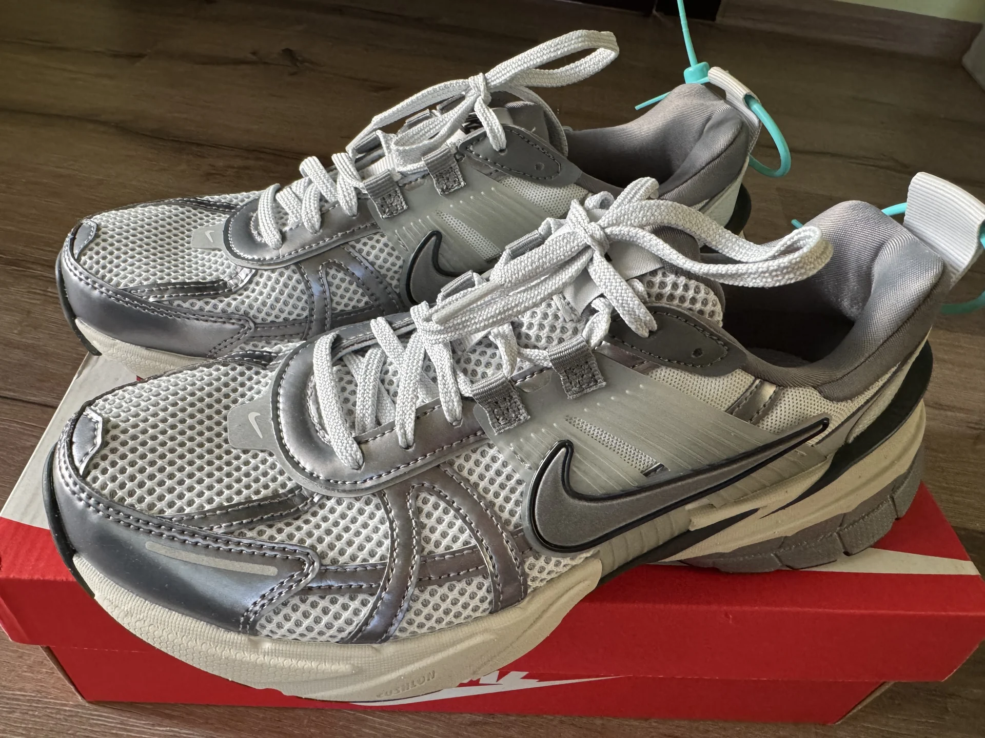 Кроссовки Nike - изображение 1