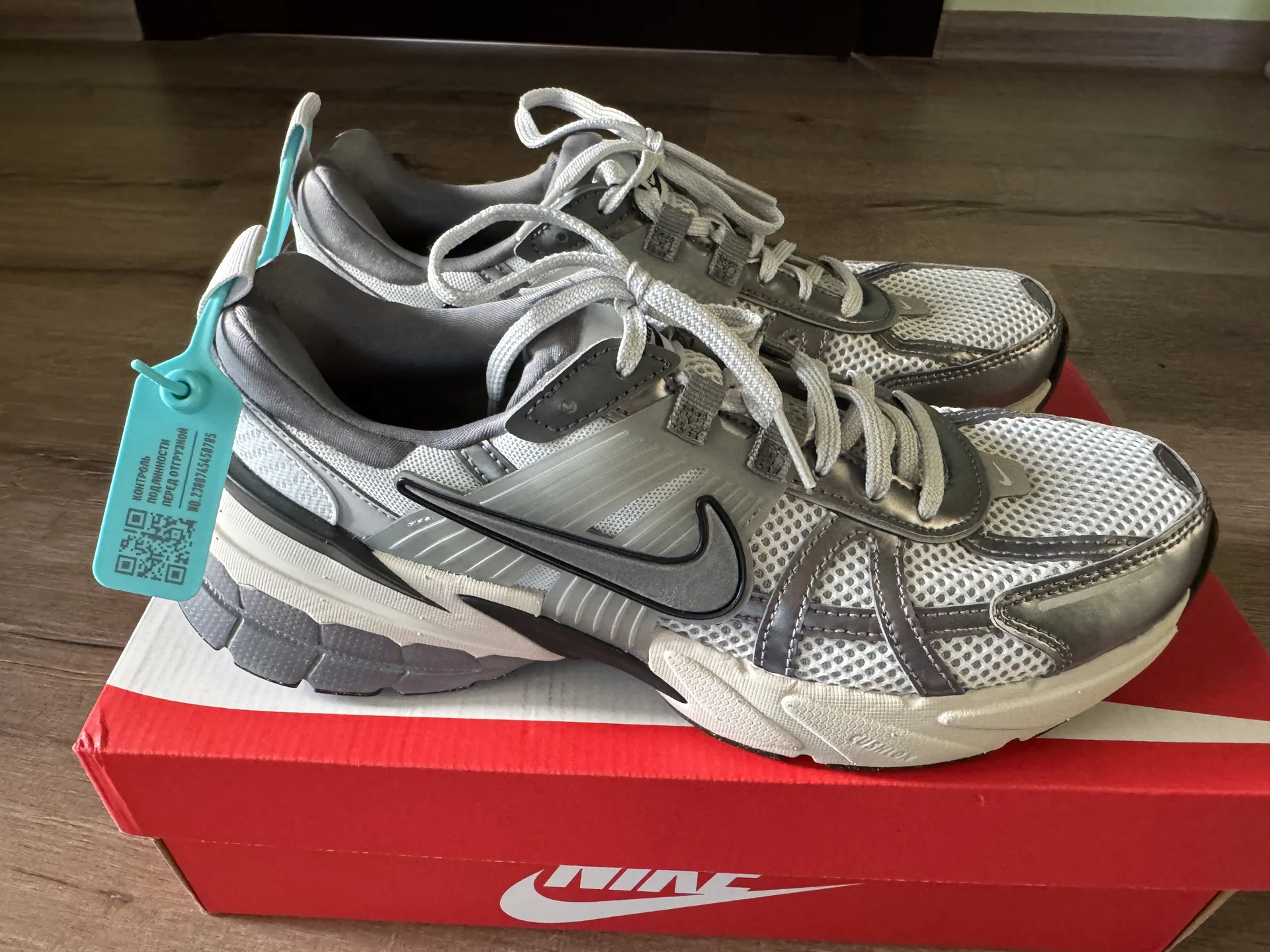 Кроссовки Nike - миниатюра 4