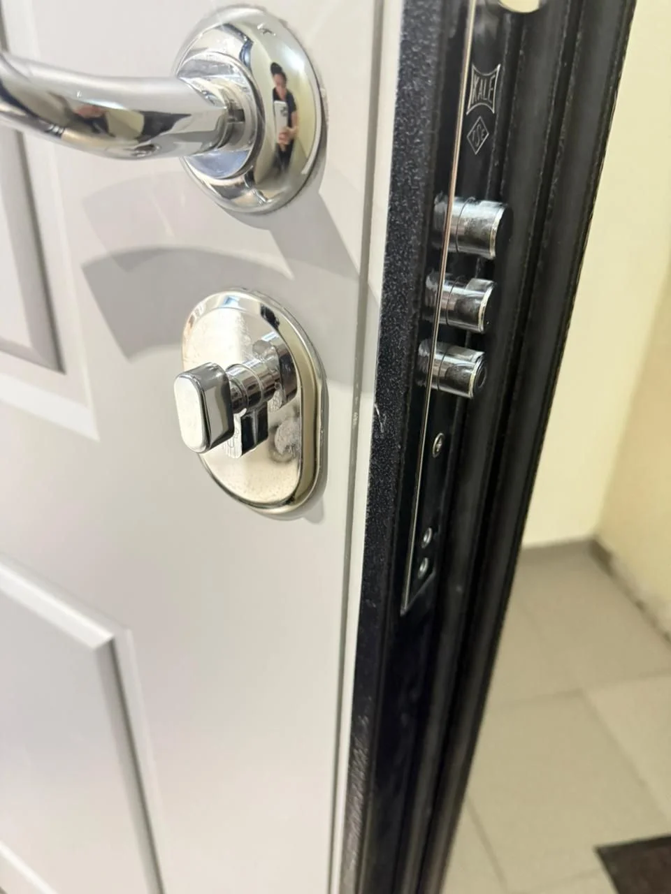 Вскрытие дверей и замена замков - миниатюра 10