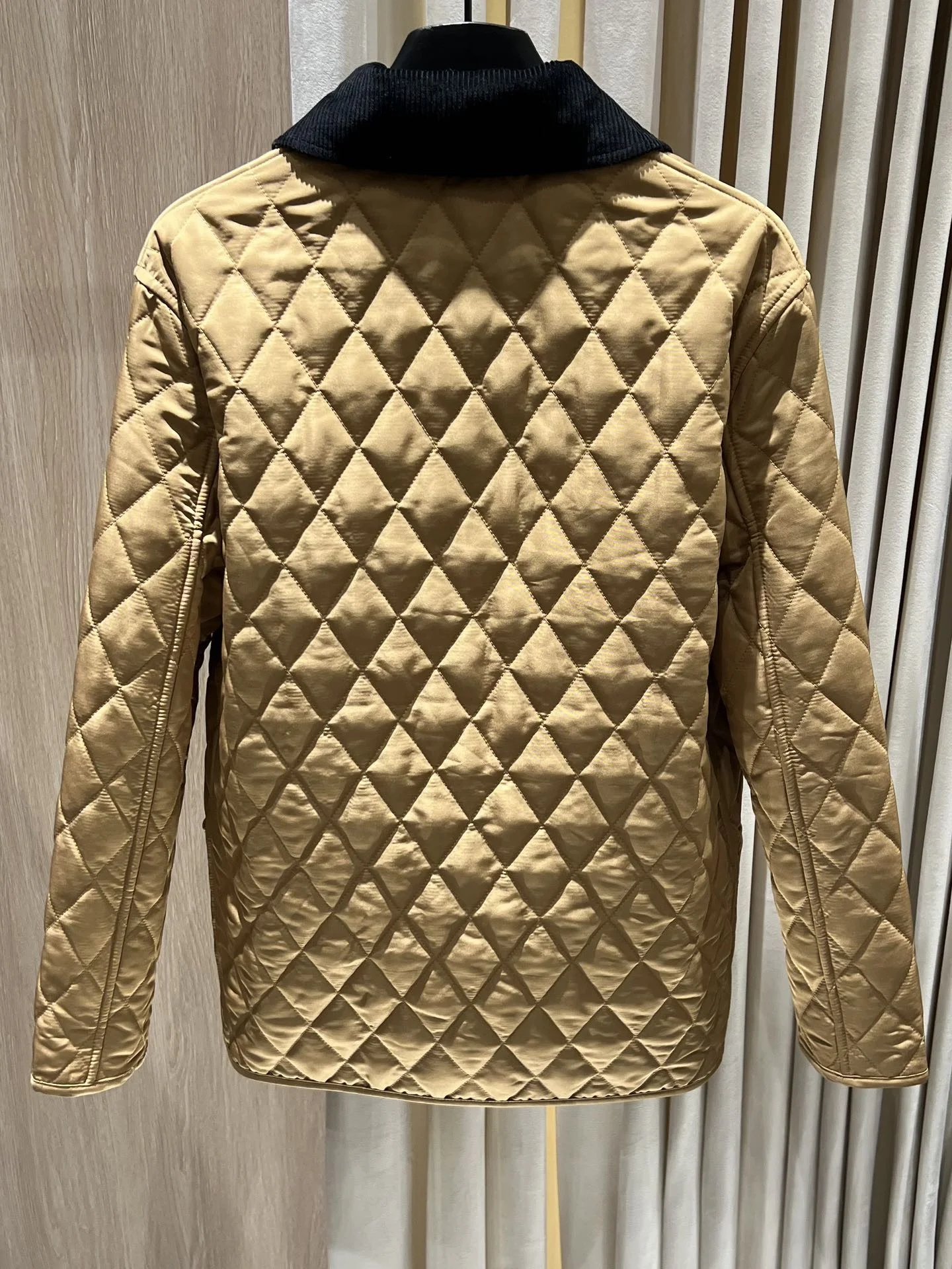 Стеганная куртка Burberry размер 46 - миниатюра 2
