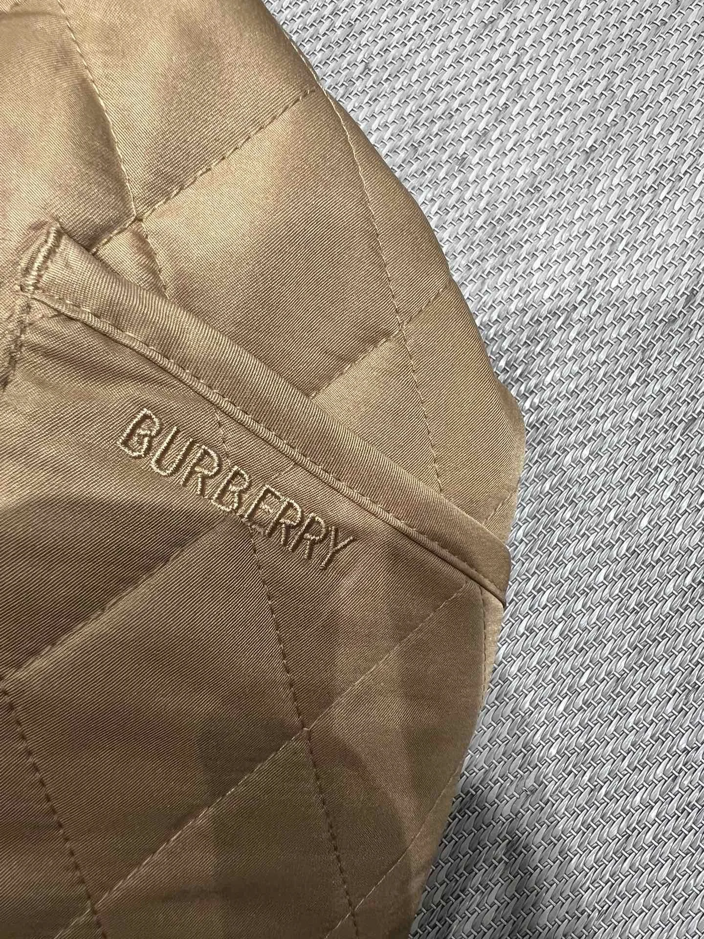 Стеганная куртка Burberry размер 46 - миниатюра 4
