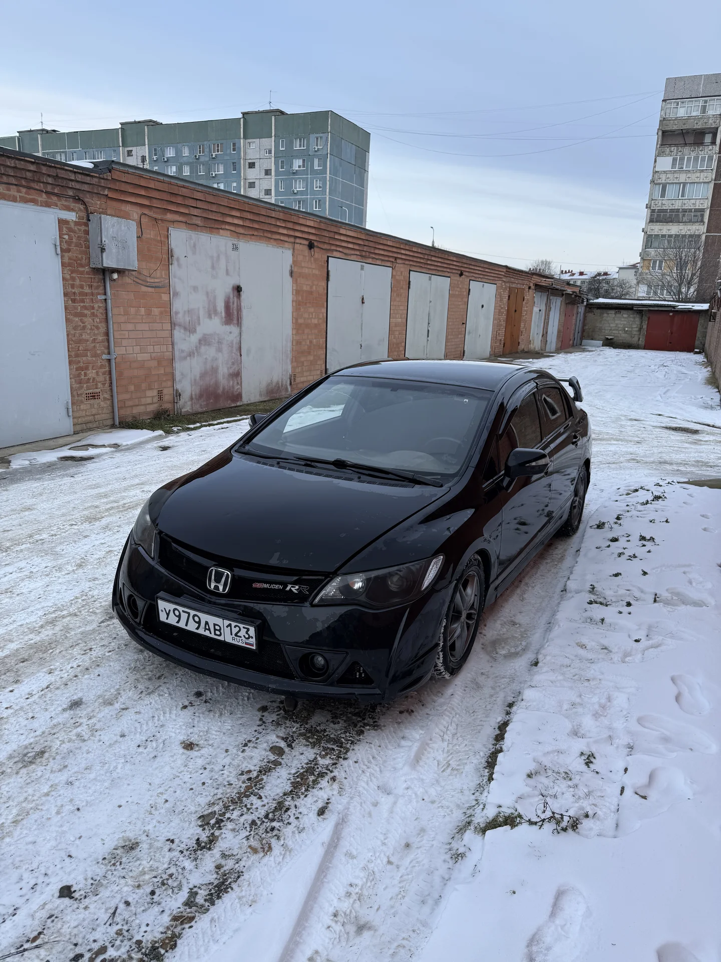 Honda Civic 8 4D - миниатюра 3