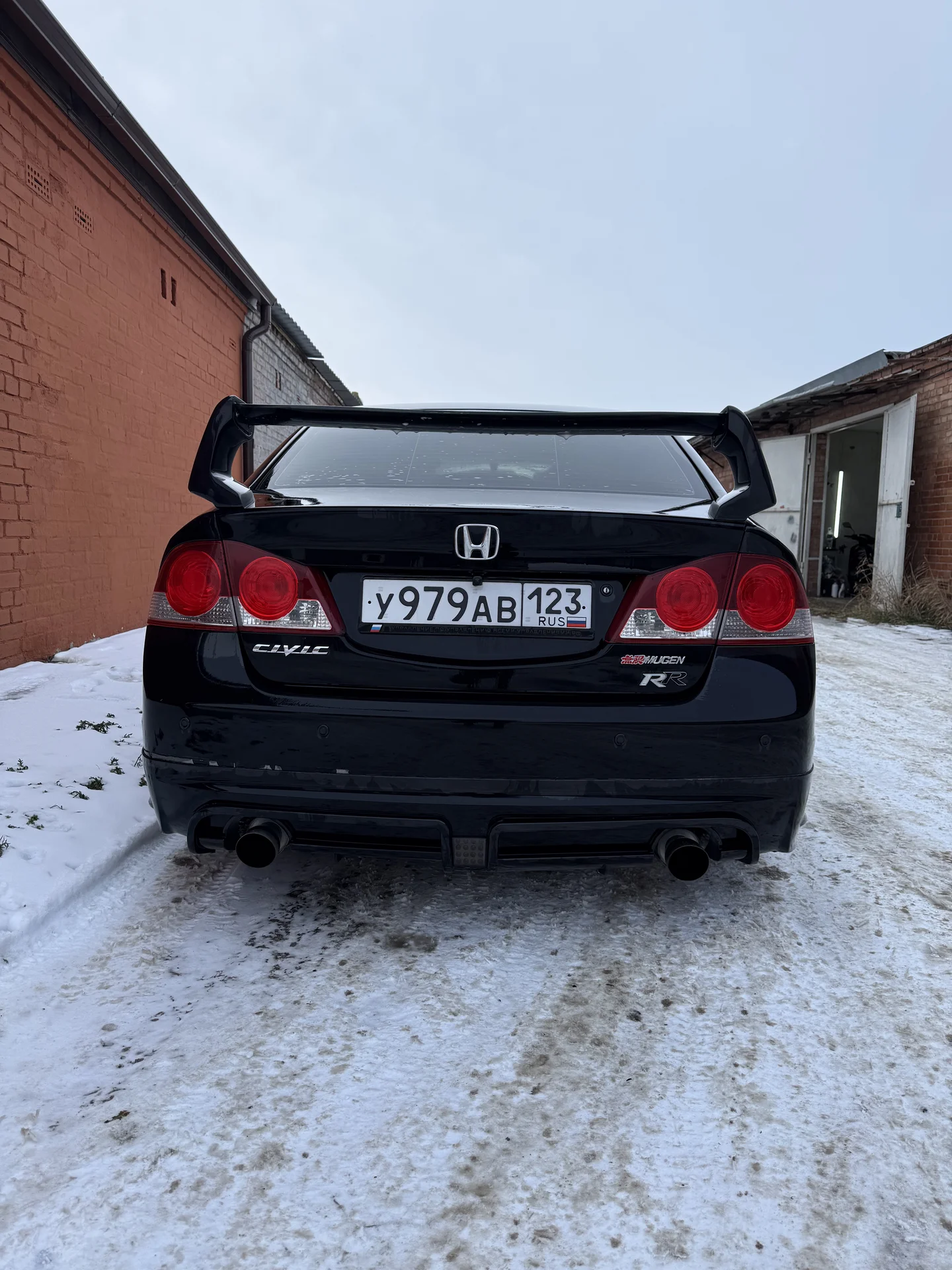 Honda Civic 8 4D - миниатюра 4