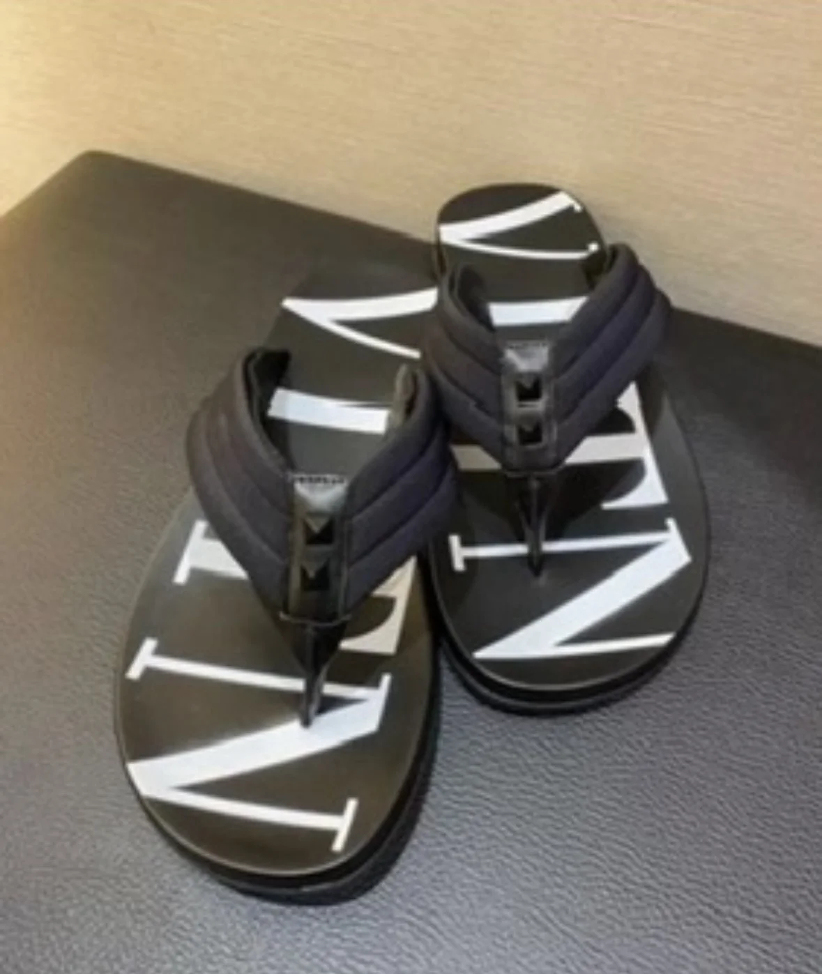 Шлепки Valentino - миниатюра 2