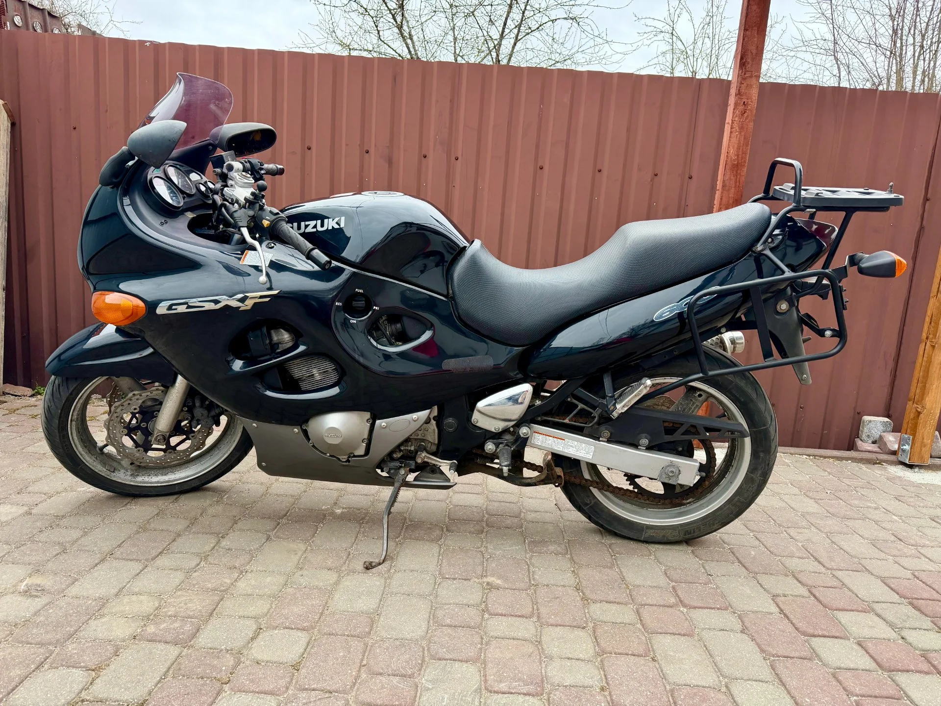 Suzuki gsf600f