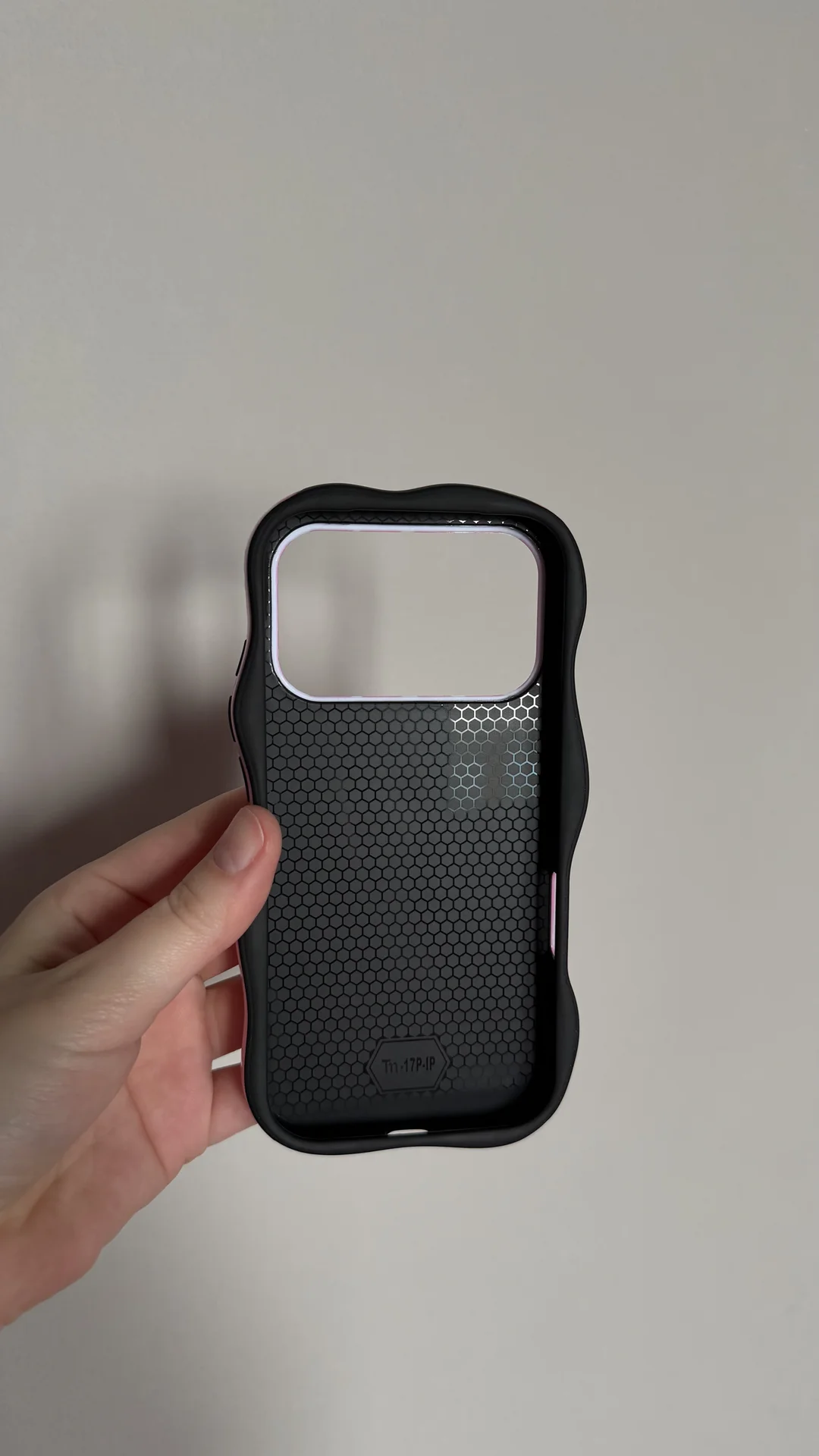 Чехол на iPhone 17Pro - миниатюра 2