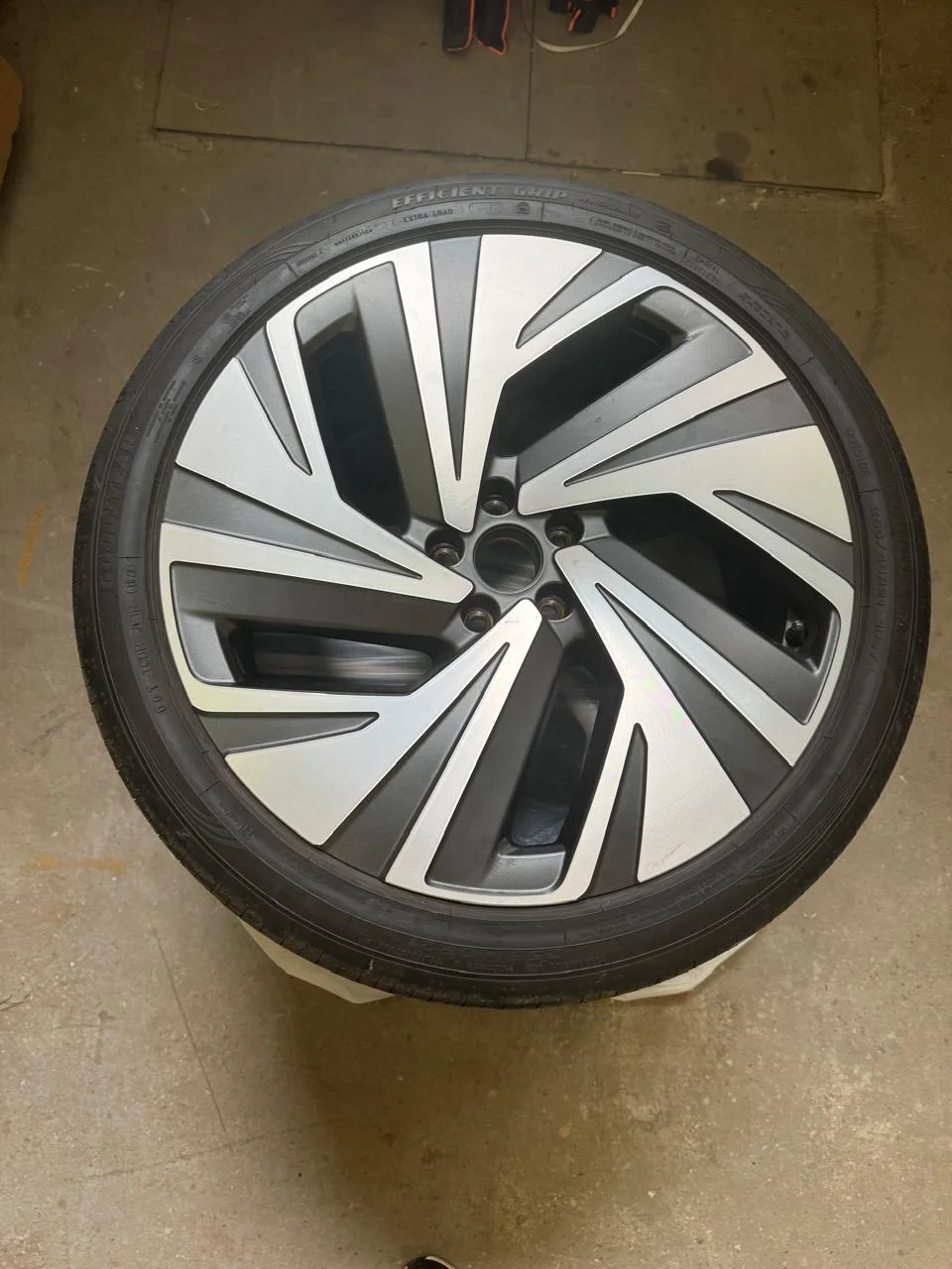 Новые колеса шины и диски на Volkswagen R21 - миниатюра 4