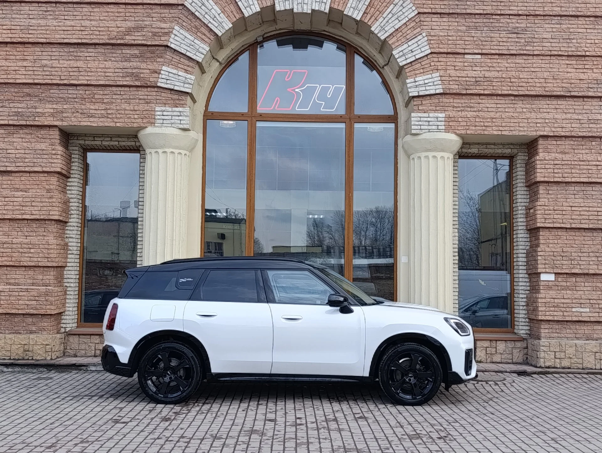 MINI Cooper Countryman 1.5 AMT, 2024, 9 300 км - миниатюра 4