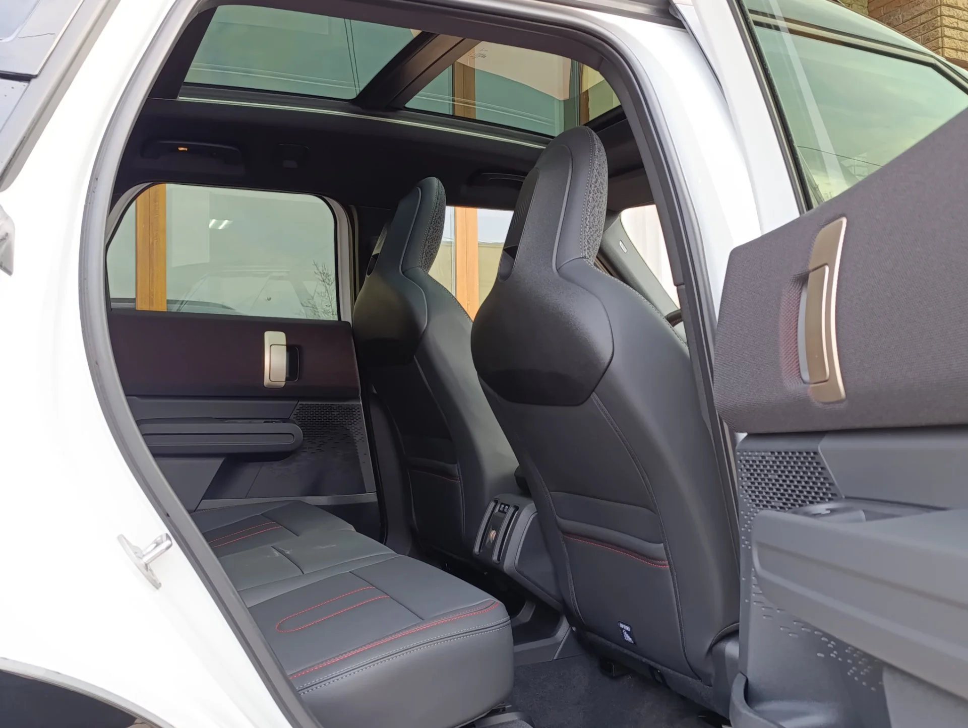 MINI Cooper Countryman 1.5 AMT, 2024, 9 300 км - миниатюра 8