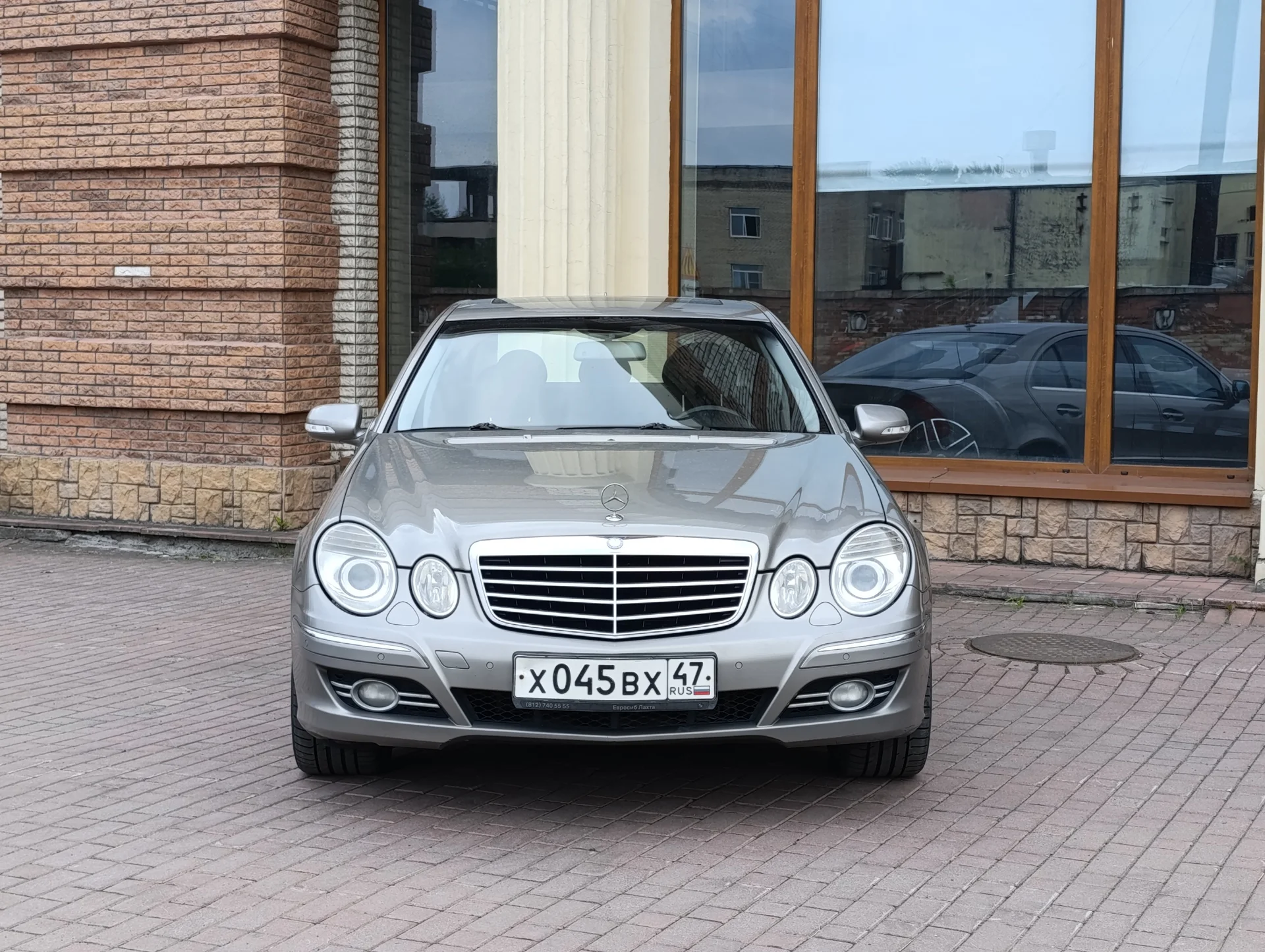 Mercedes-Benz E-класс - миниатюра 2
