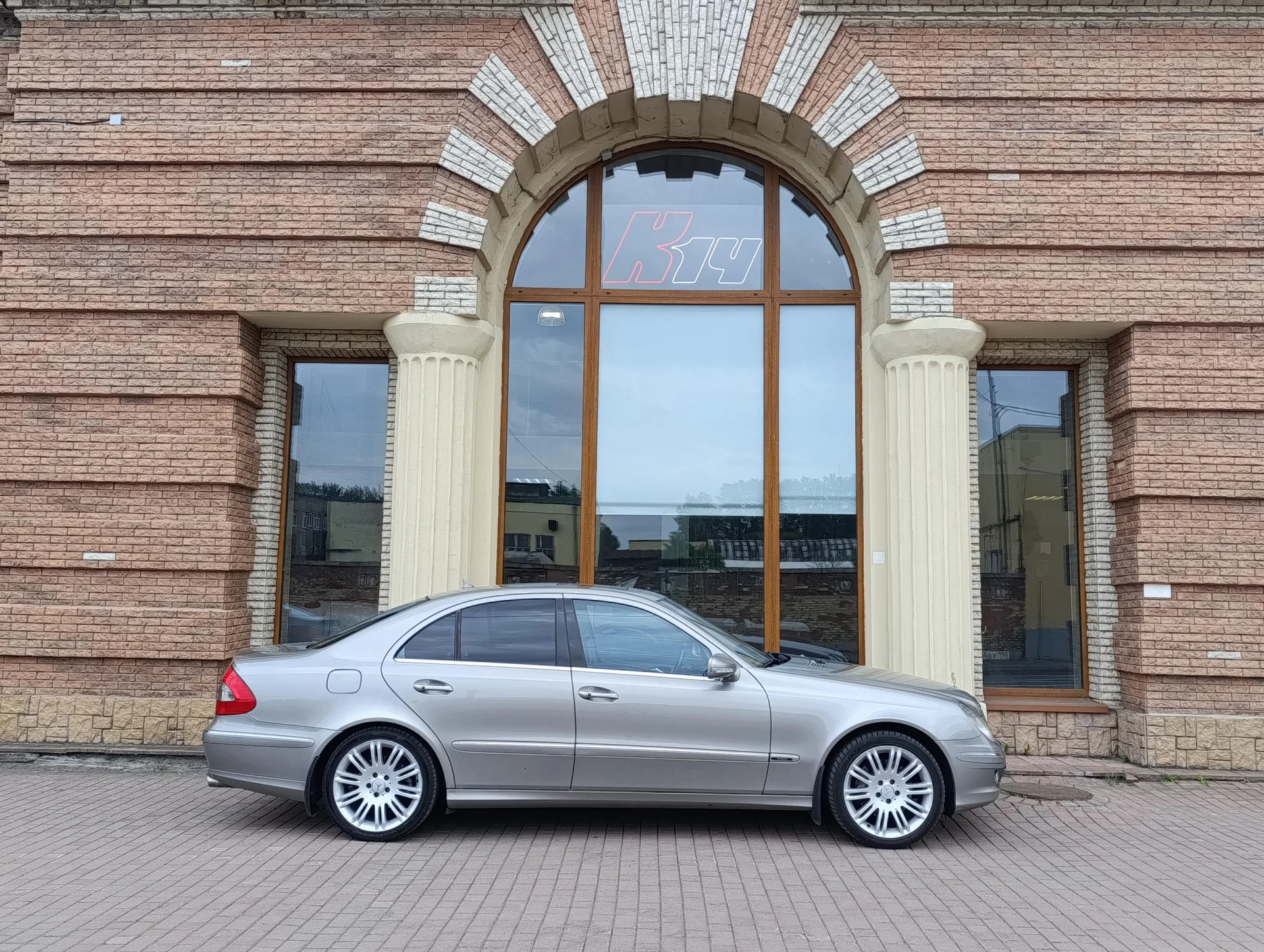 Mercedes-Benz E-класс - миниатюра 5