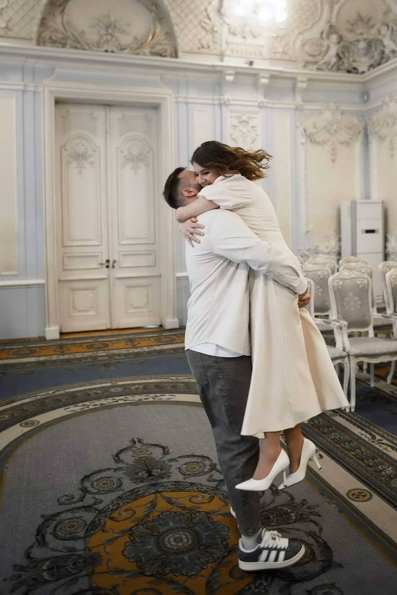 Свадебный фотограф на свадьбу венчание загс. Видео - миниатюра 34
