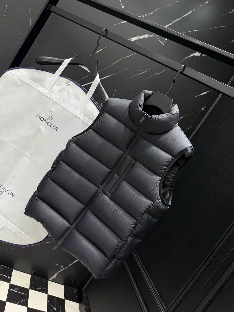 Жилет Moncler - миниатюра 2