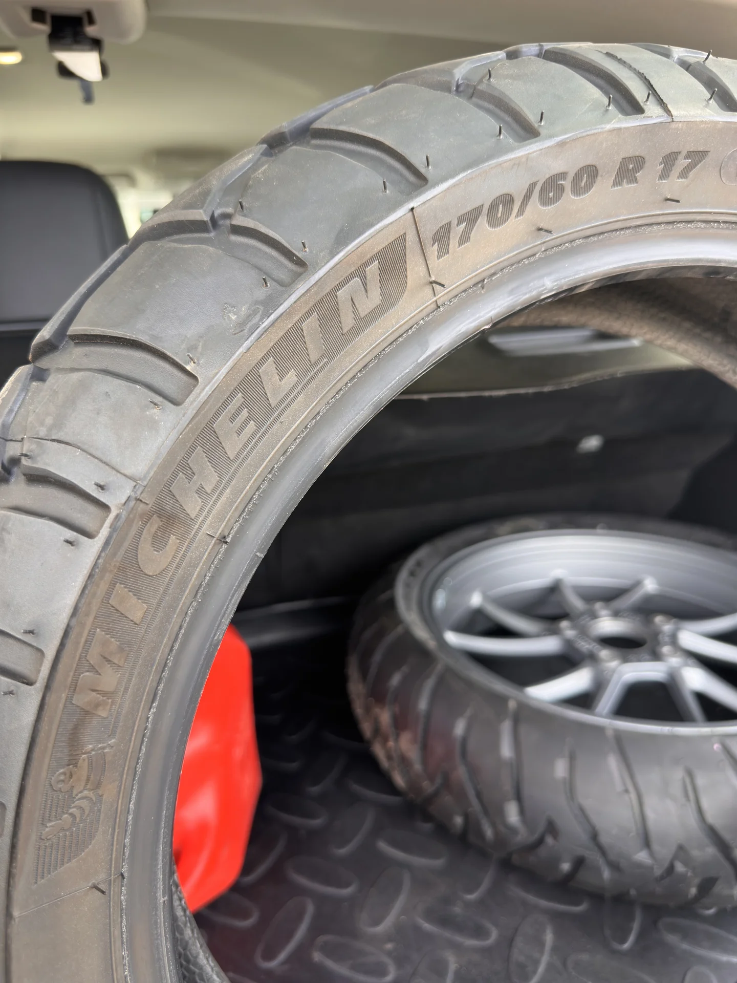 Резина Michelin anakee 170/60/17 - миниатюра 2