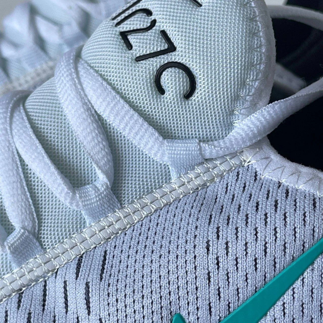 Кроссовки Nike Air Max 270 (44 размер) - миниатюра 6