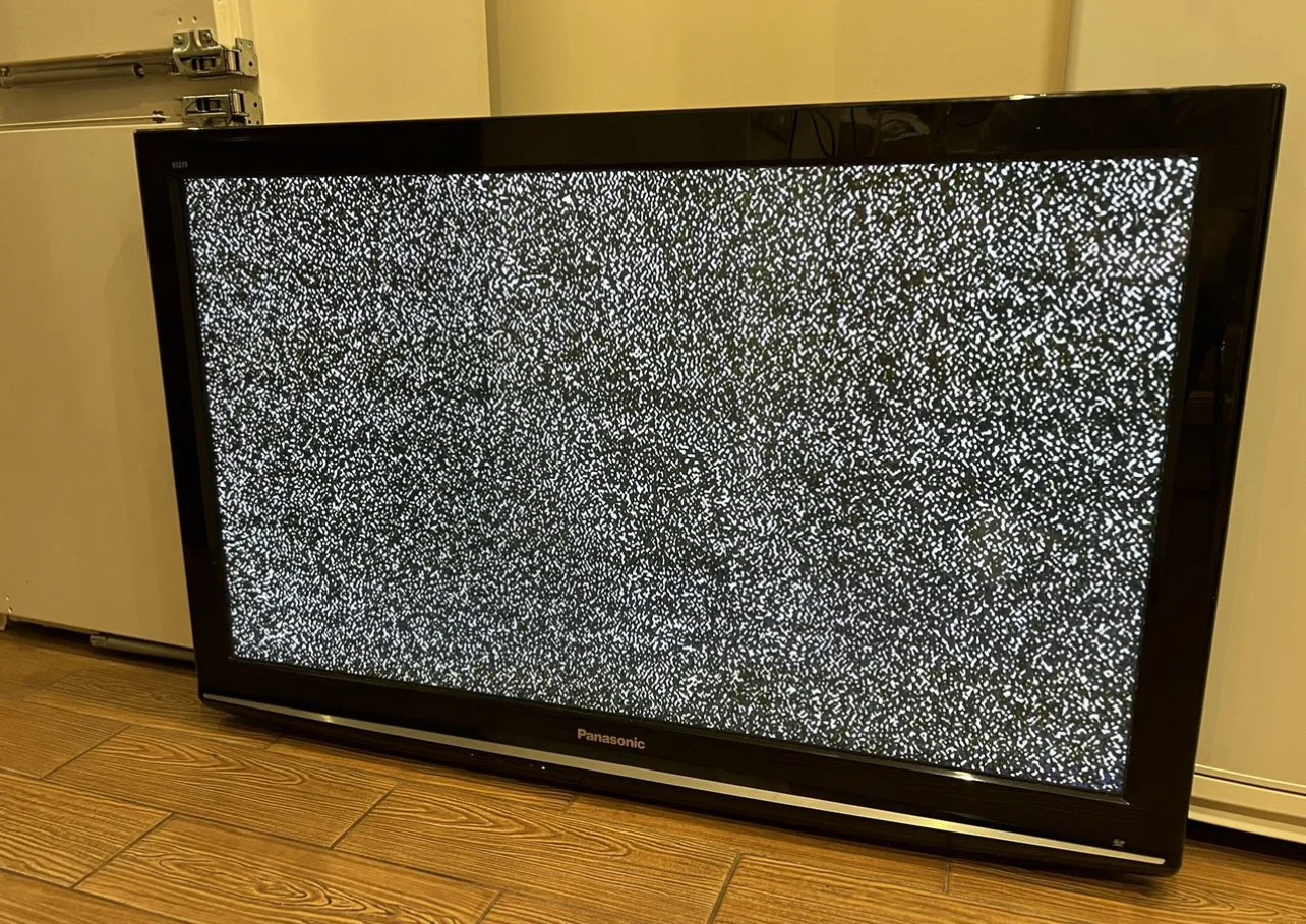 Телевизор Panasonic TX-PR42U20 - миниатюра 2
