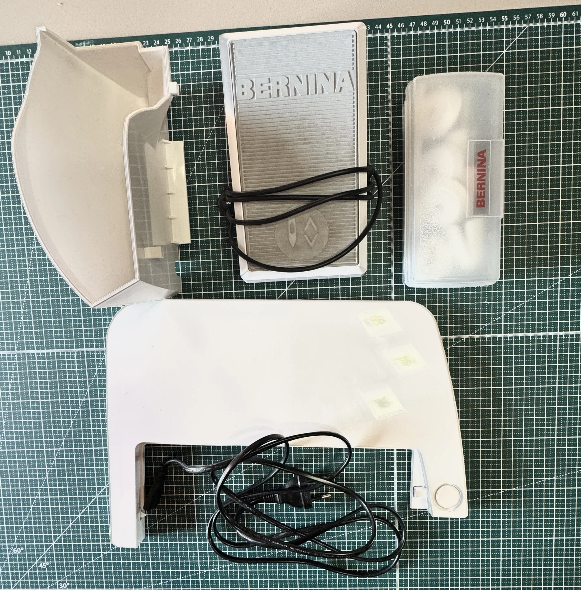 оверлок bernina L460 и сумка - миниатюра 5