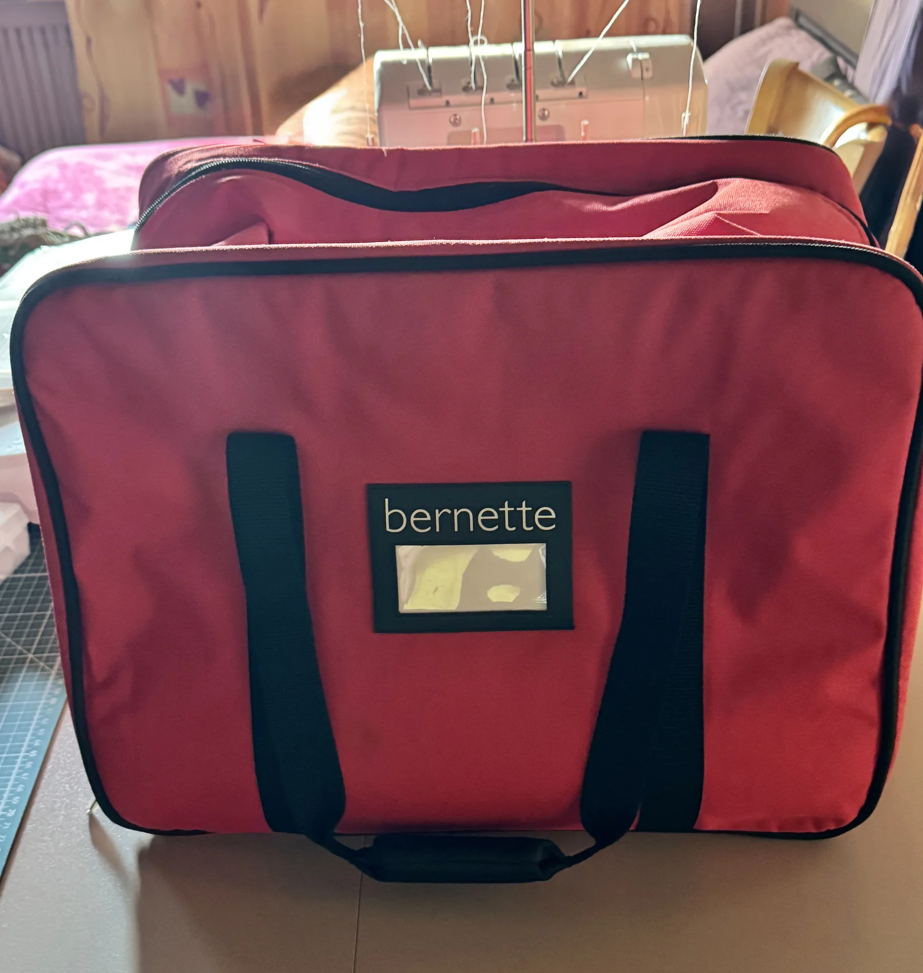 оверлок bernina L460 и сумка - миниатюра 7