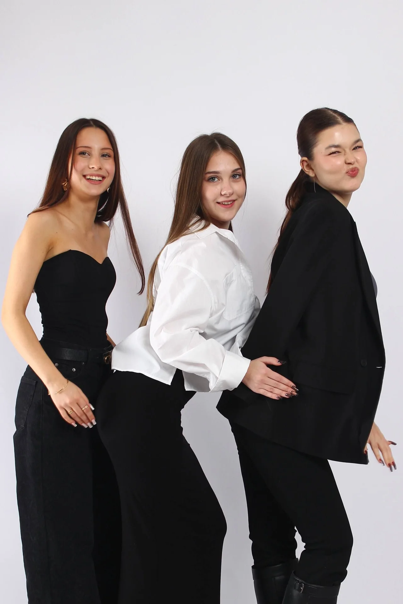 Фотостудия без фотографа в студии - миниатюра 2
