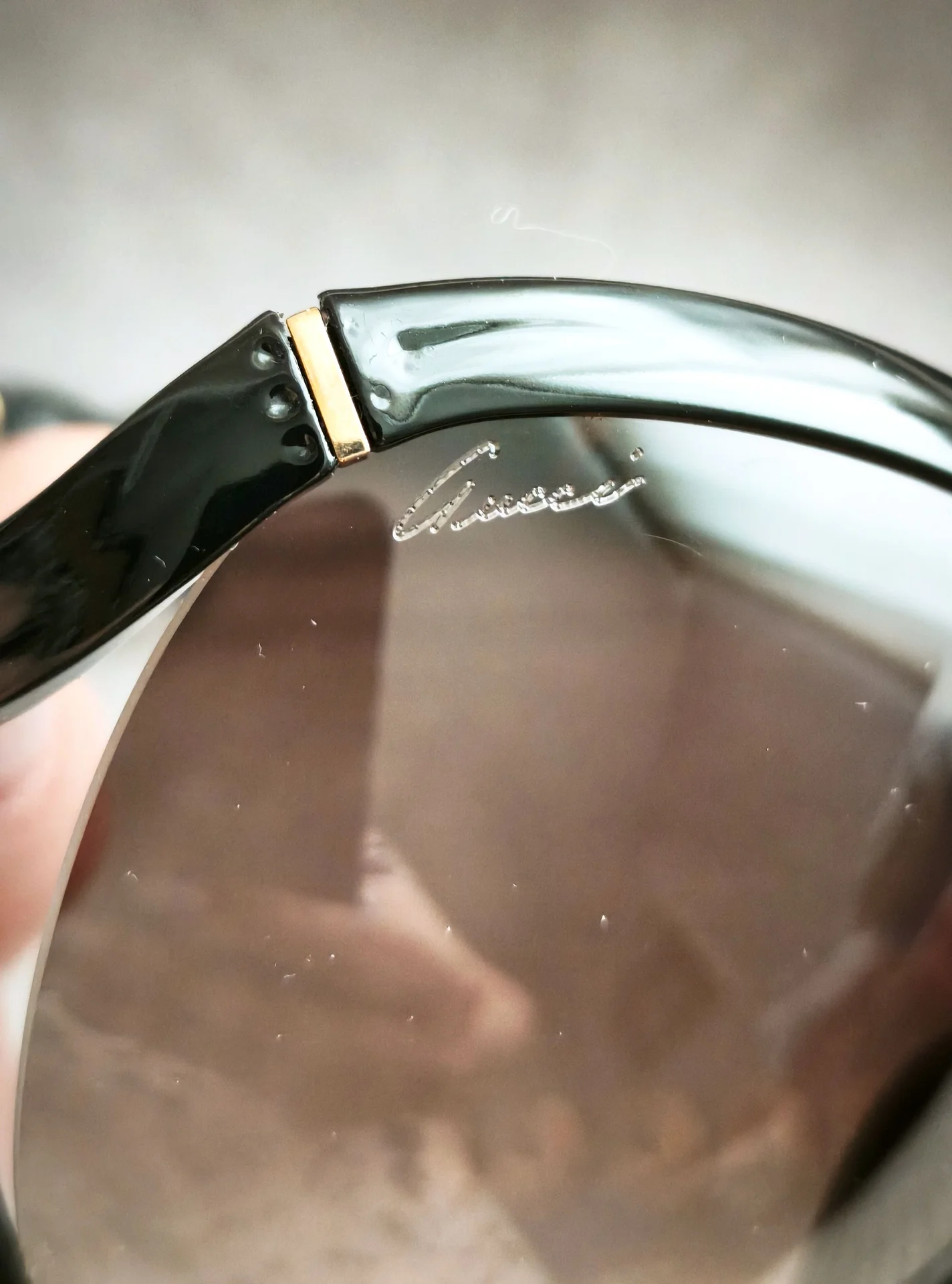 Очки Gucci женские солнцезащитные в кожаном футля - миниатюра 4