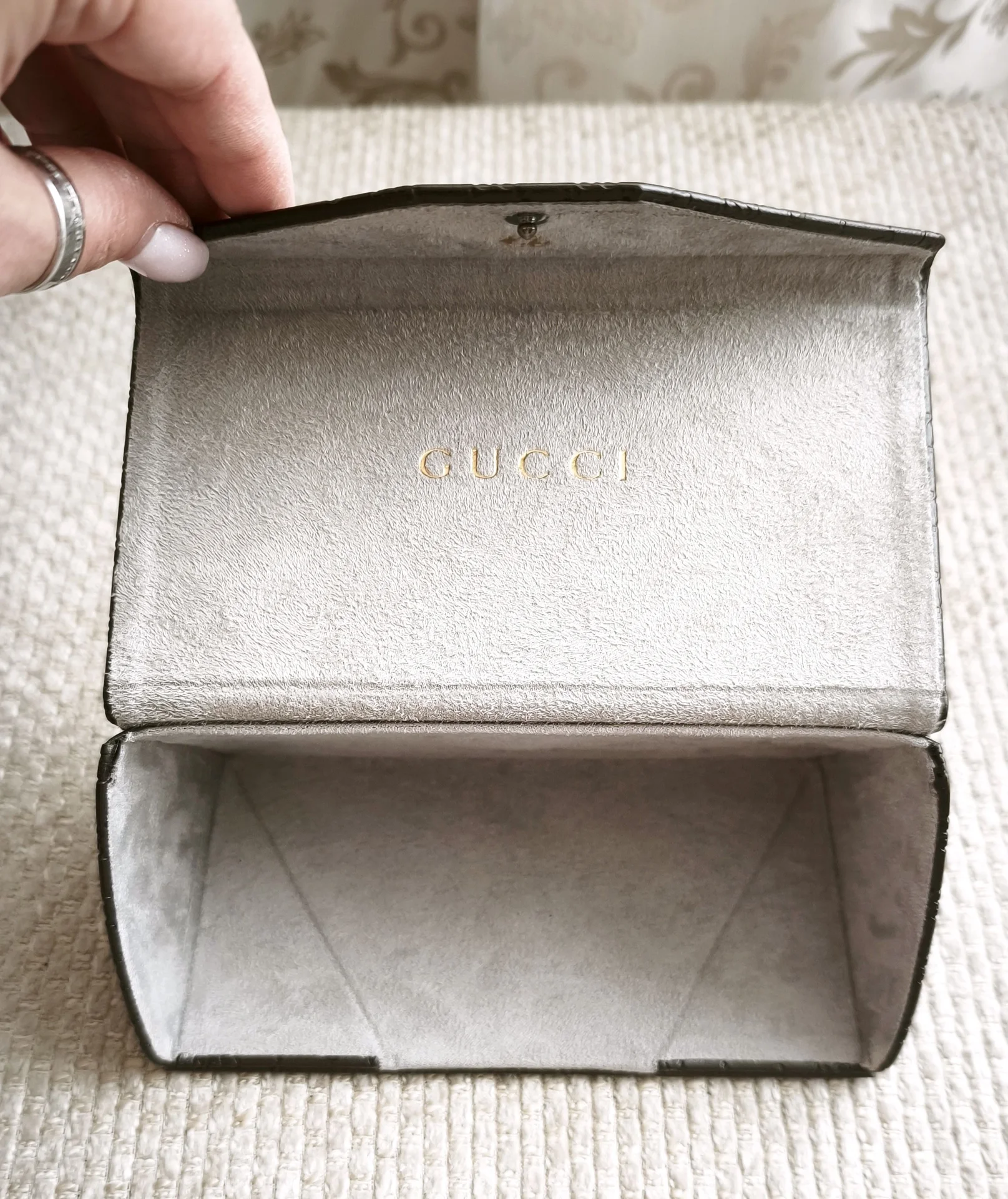 Очки Gucci женские солнцезащитные в кожаном футля - миниатюра 12