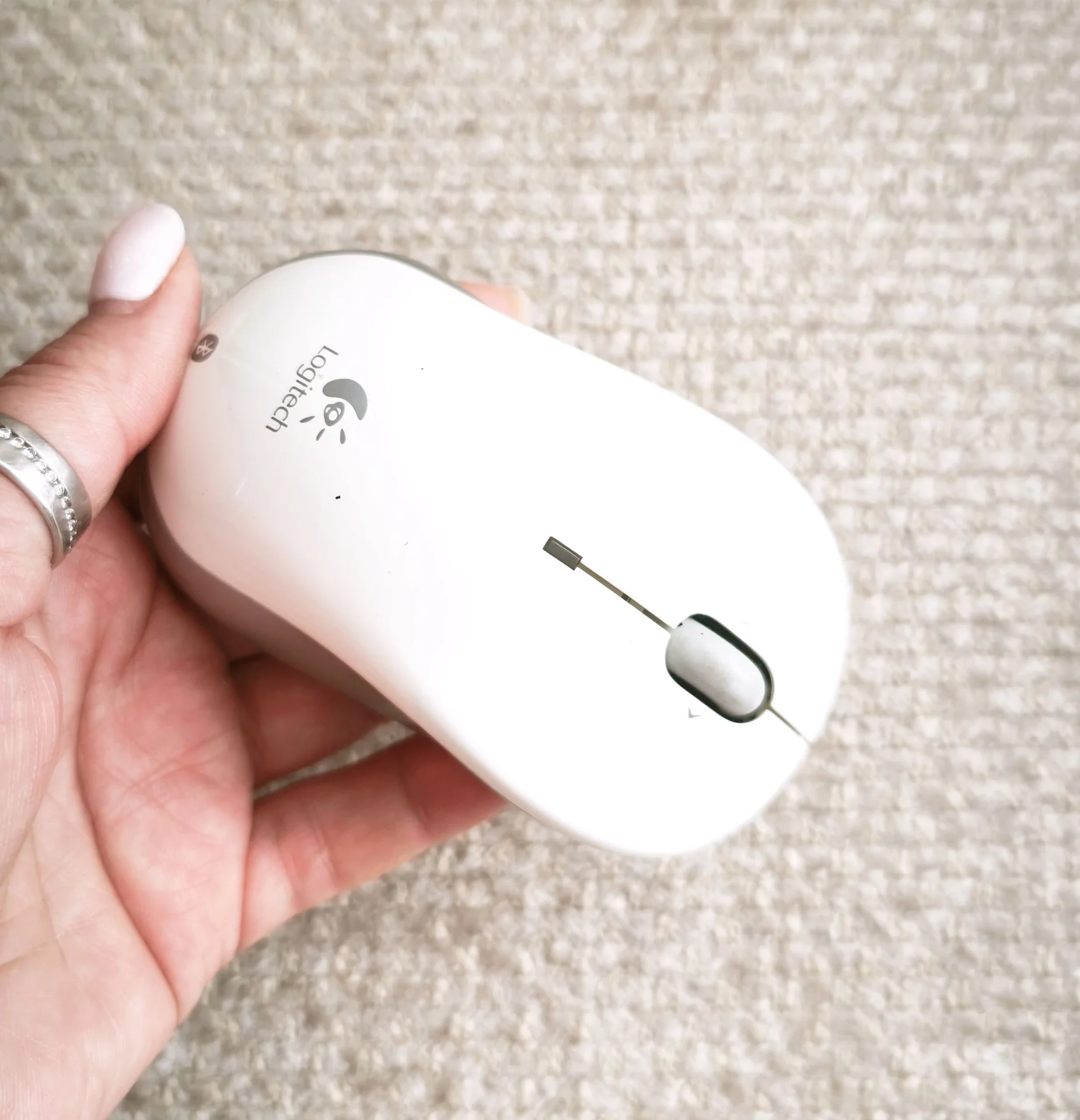 Мышь Logitech беспроводная компьютерная - изображение 1