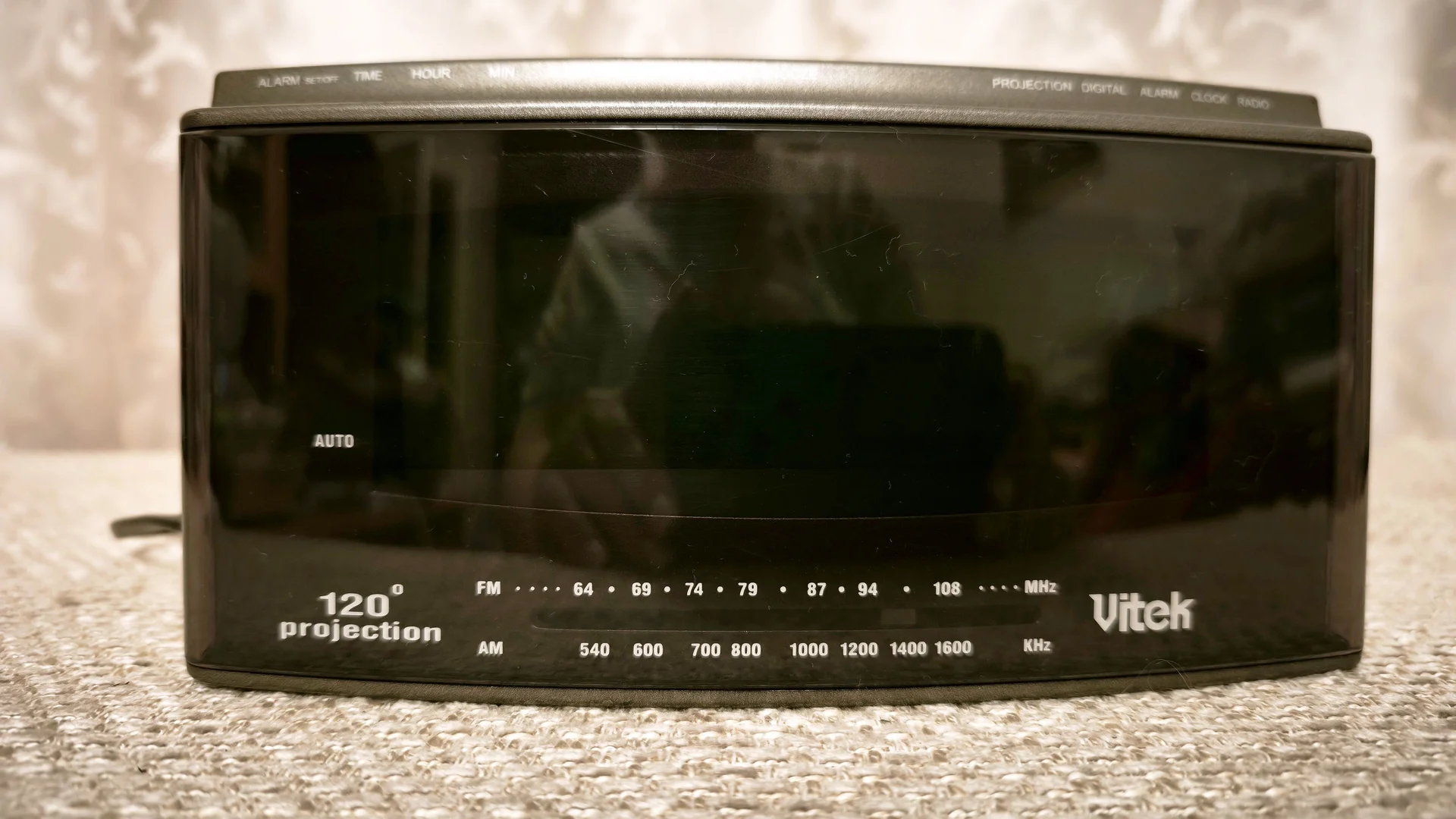 Радиоприёмник часы с проектором Vitek VT-3508 GY - миниатюра 3